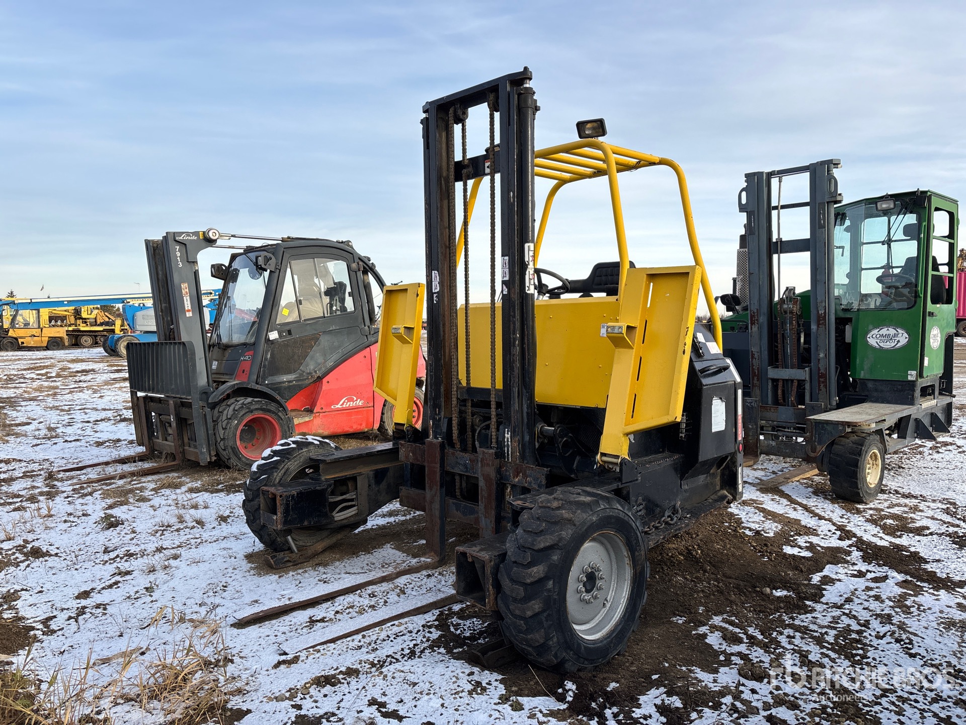 General Appearance with Bild, Ecke vorne links