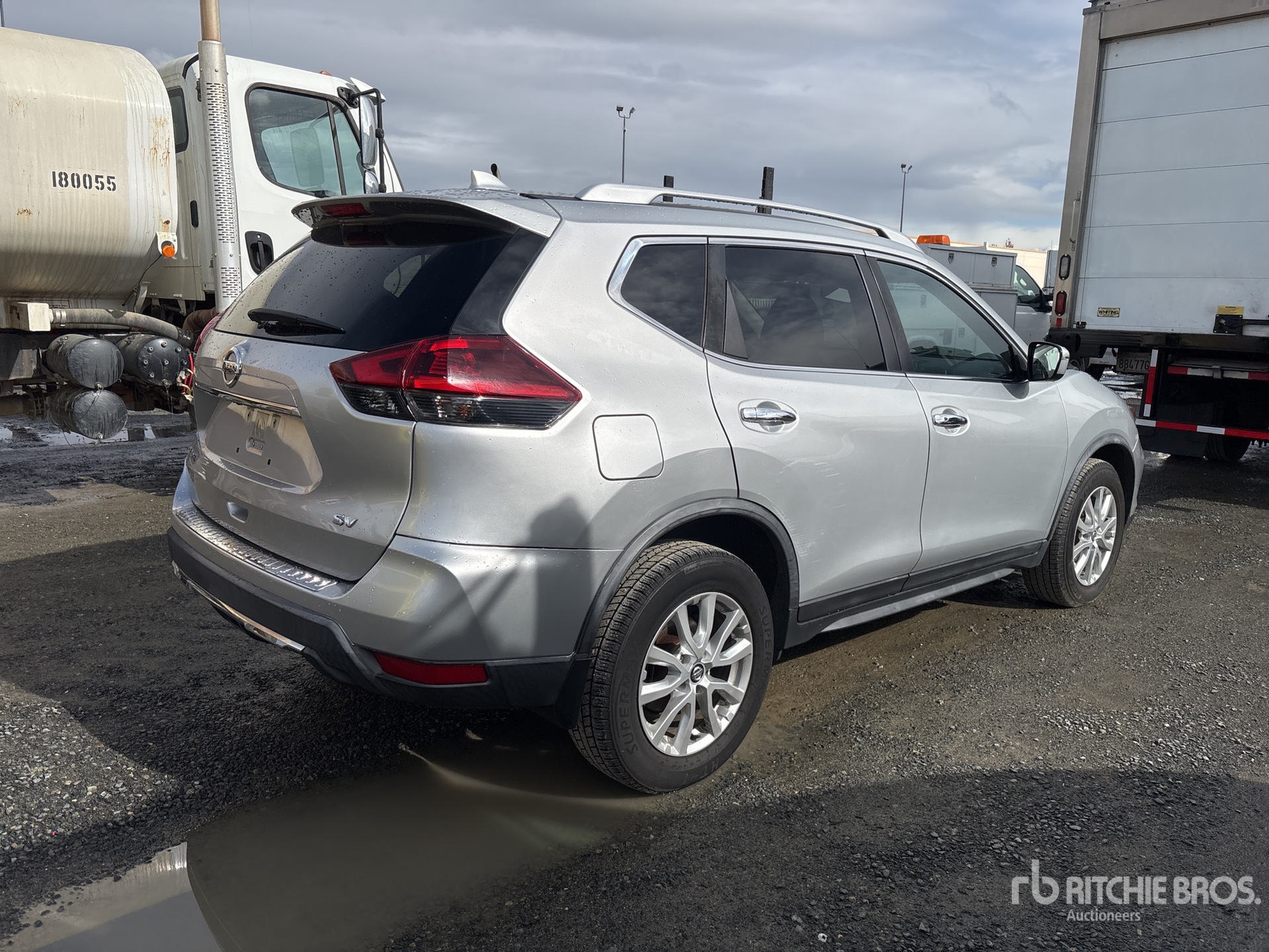 General Appearance with Foto, angolo anteriore sinistro