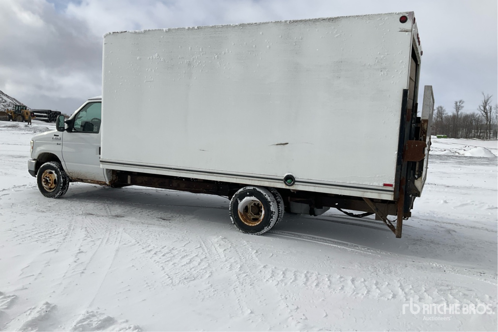 Aspect général with Image, coin arrière gauche