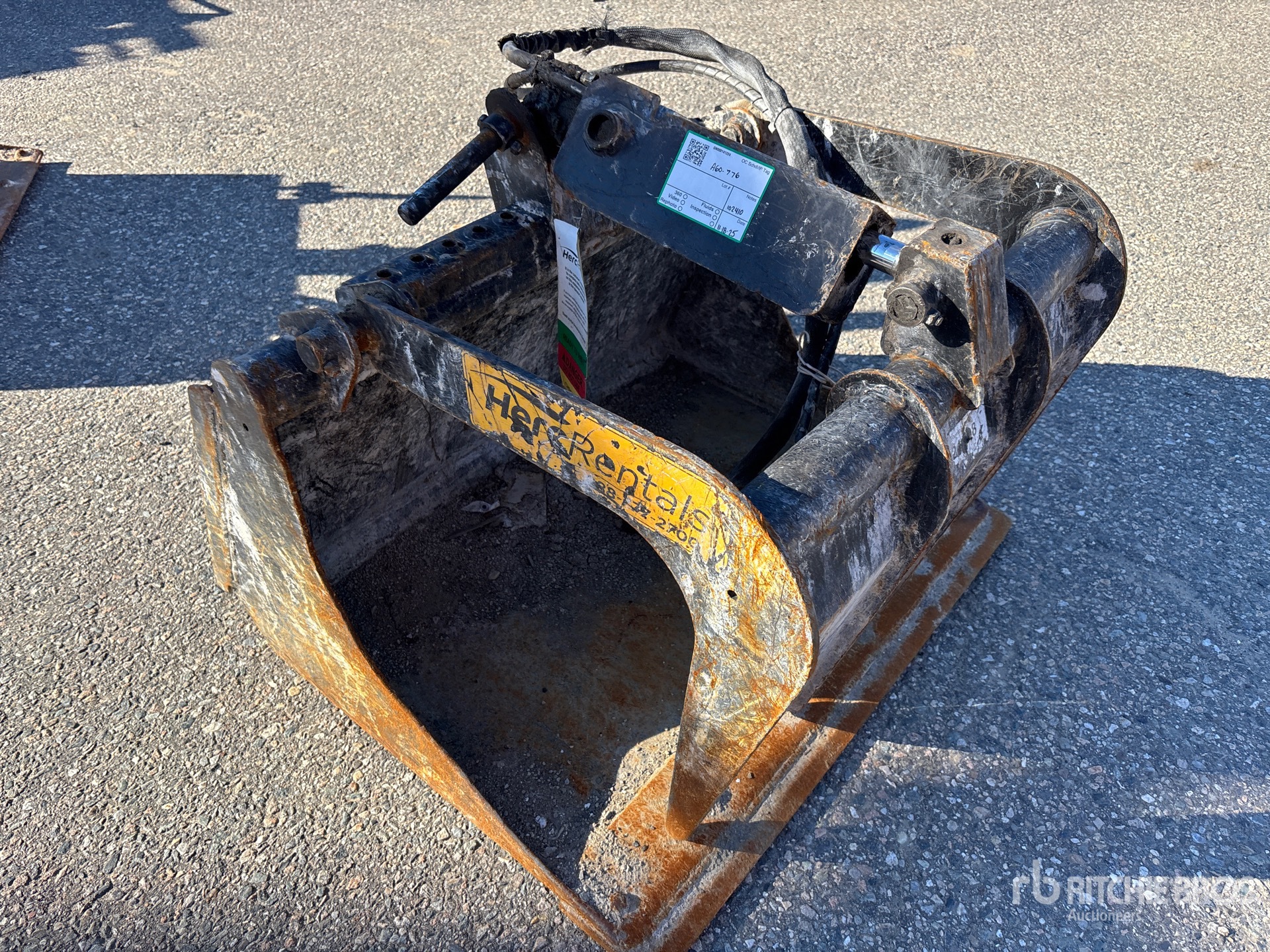 General Appearance with Picture, Right Front Corner