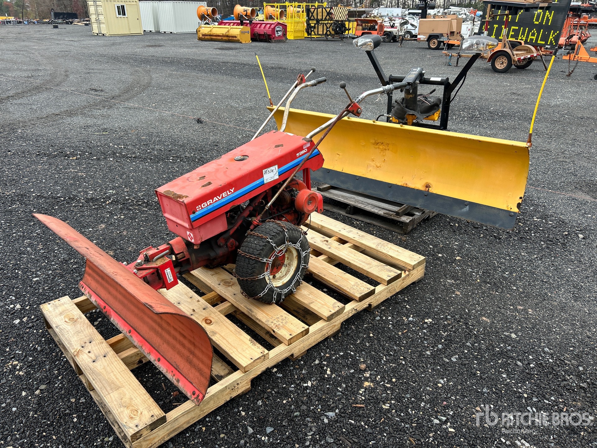 General Appearance with Bild, Ecke vorne links