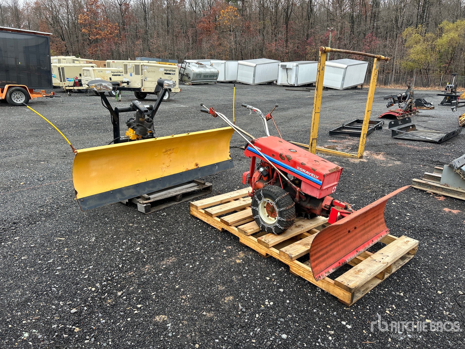 General Appearance with Bild, Ecke vorne rechts