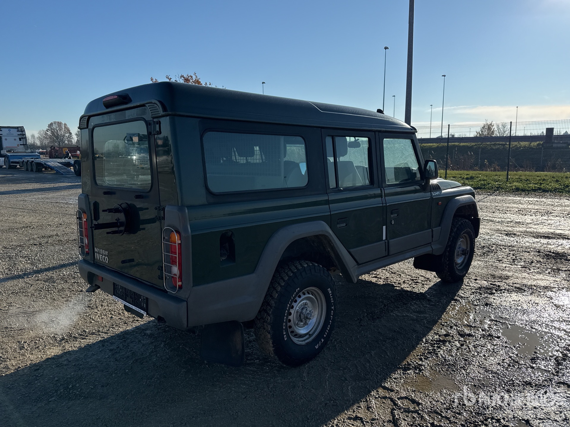 General Appearance with Picture, Right Rear Corner