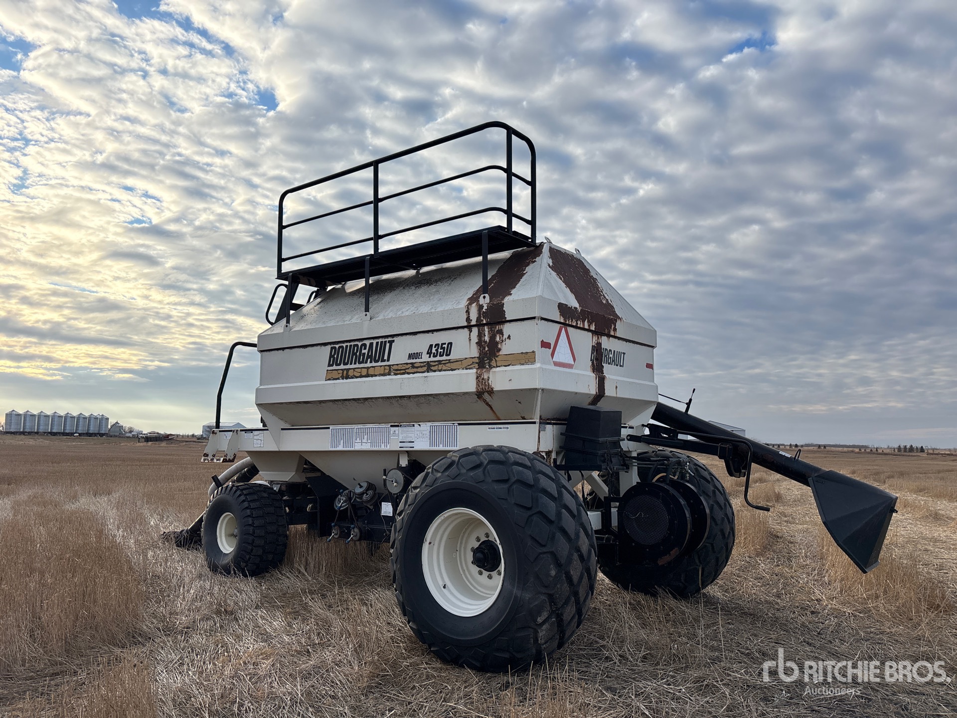 General Appearance with Foto, angolo posteriore sinistro