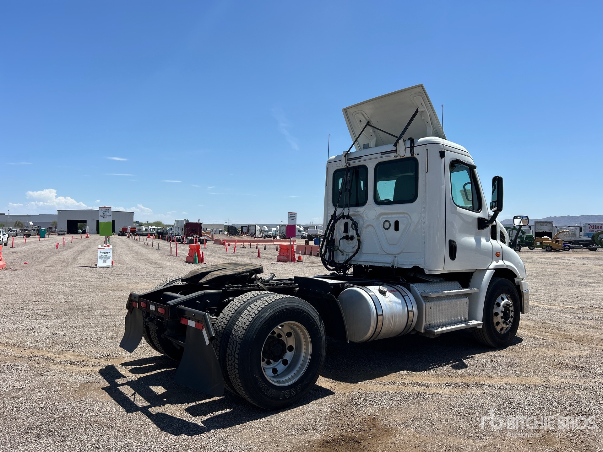 General Appearance with Image, coin arrière droit
