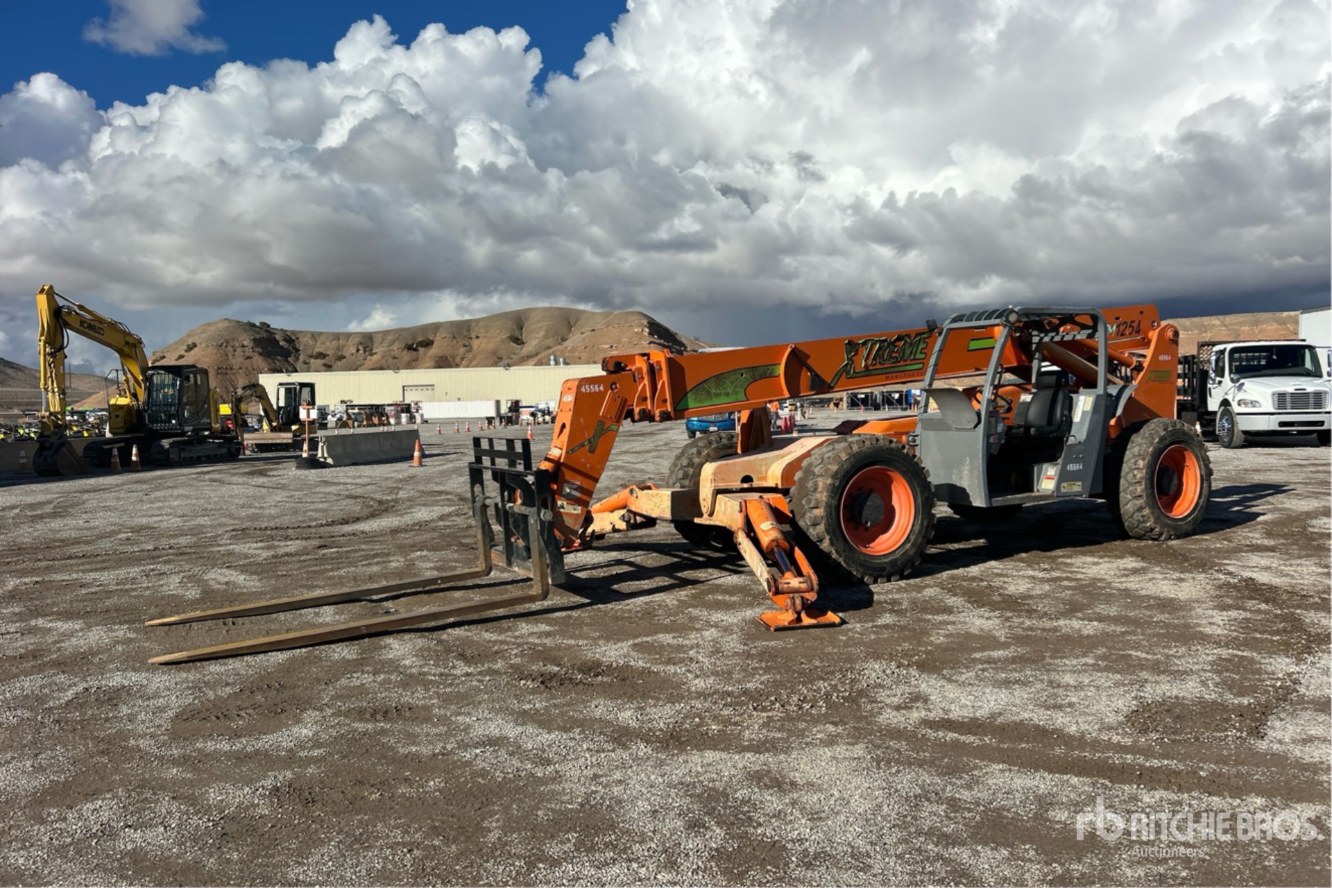 General Appearance with Picture, Left Front Corner