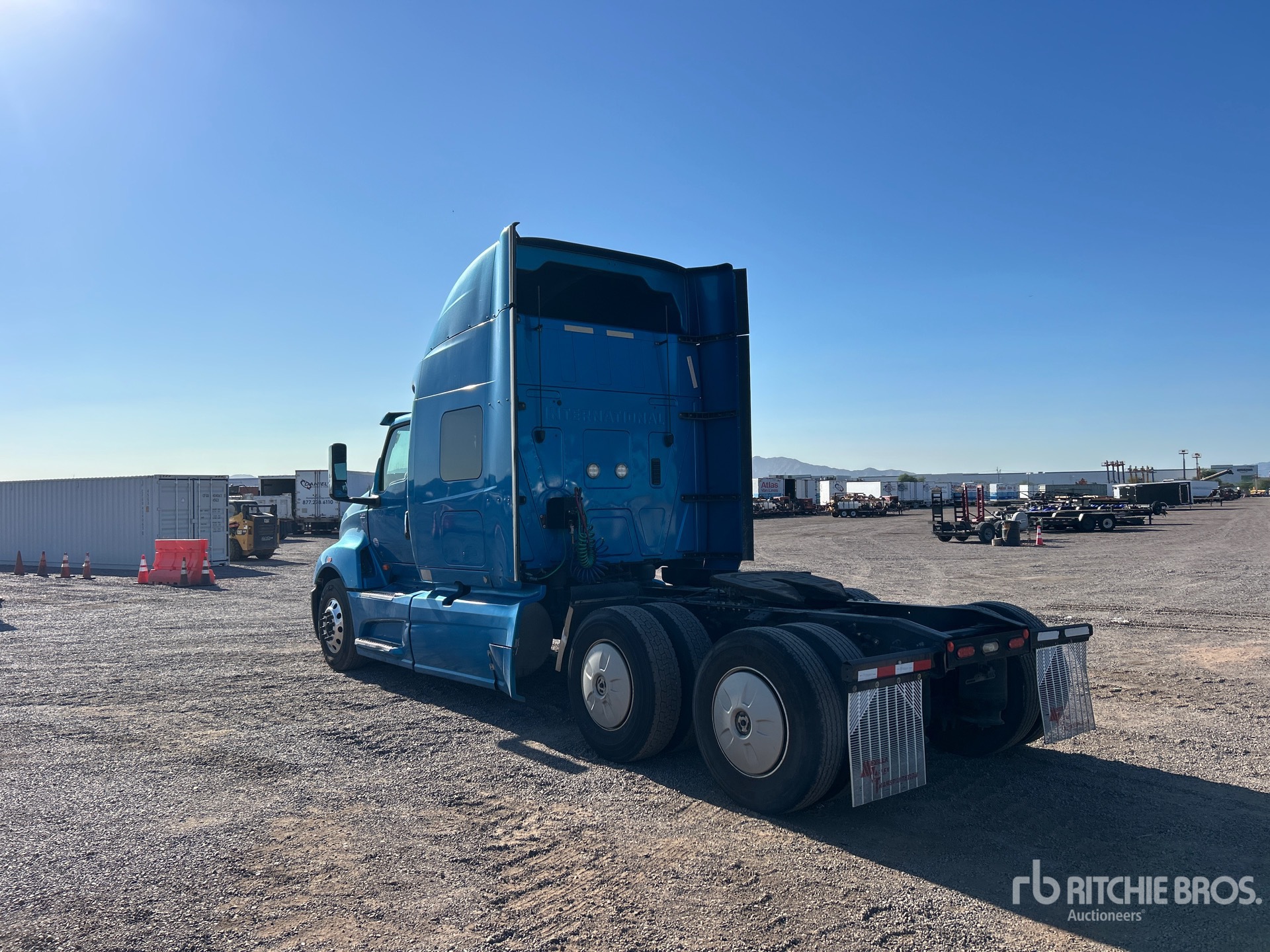 Aspect général with Image, coin arrière gauche