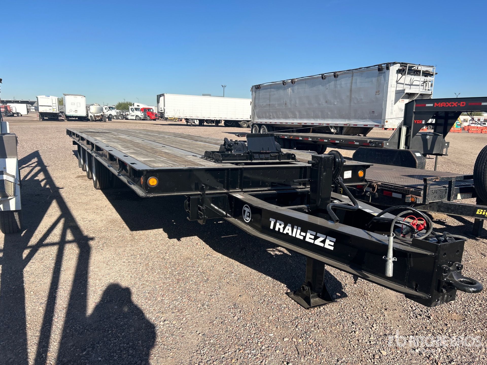 General Appearance with Bild, Ecke vorne rechts