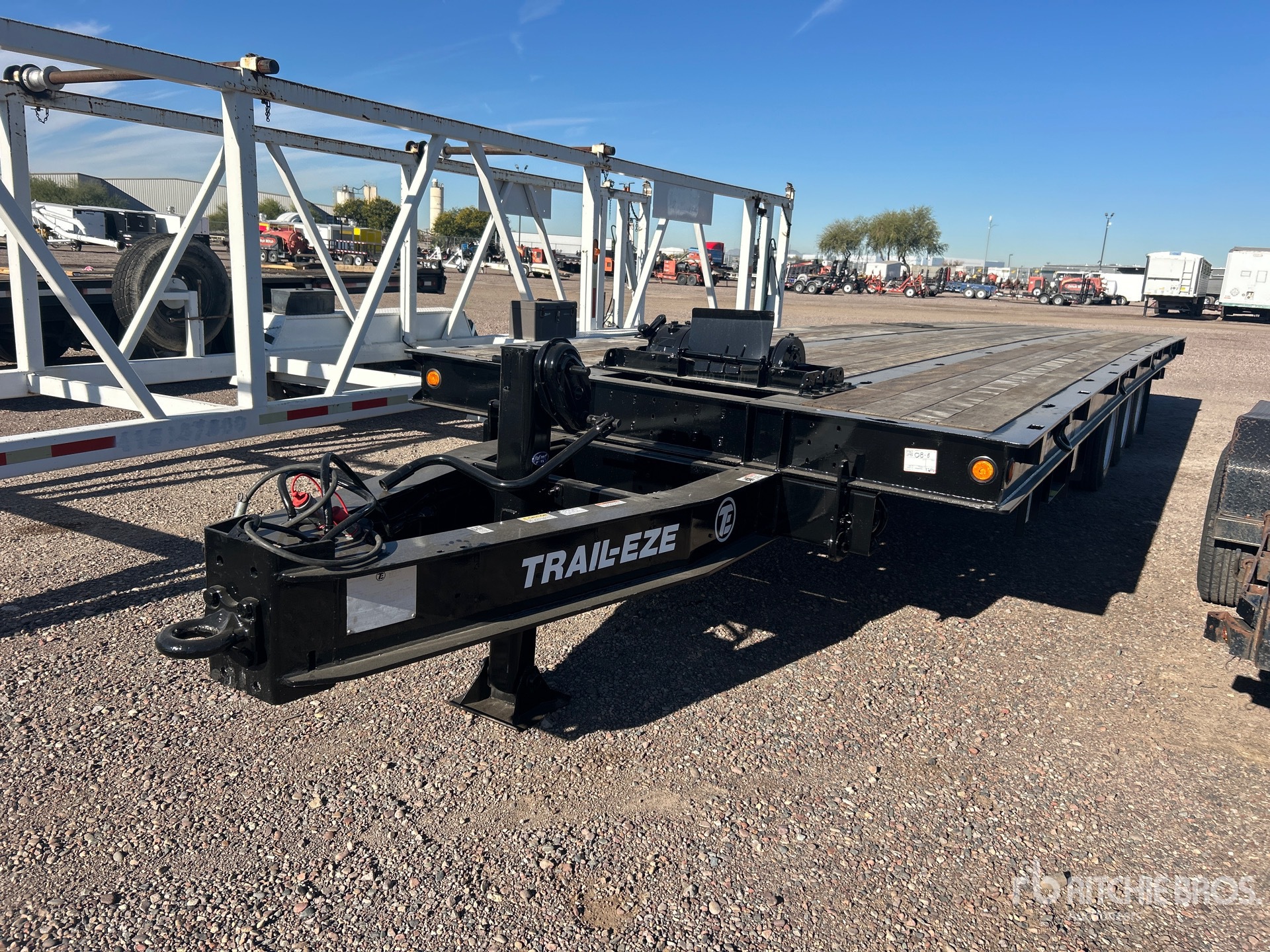 General Appearance with Bild, Ecke vorne links