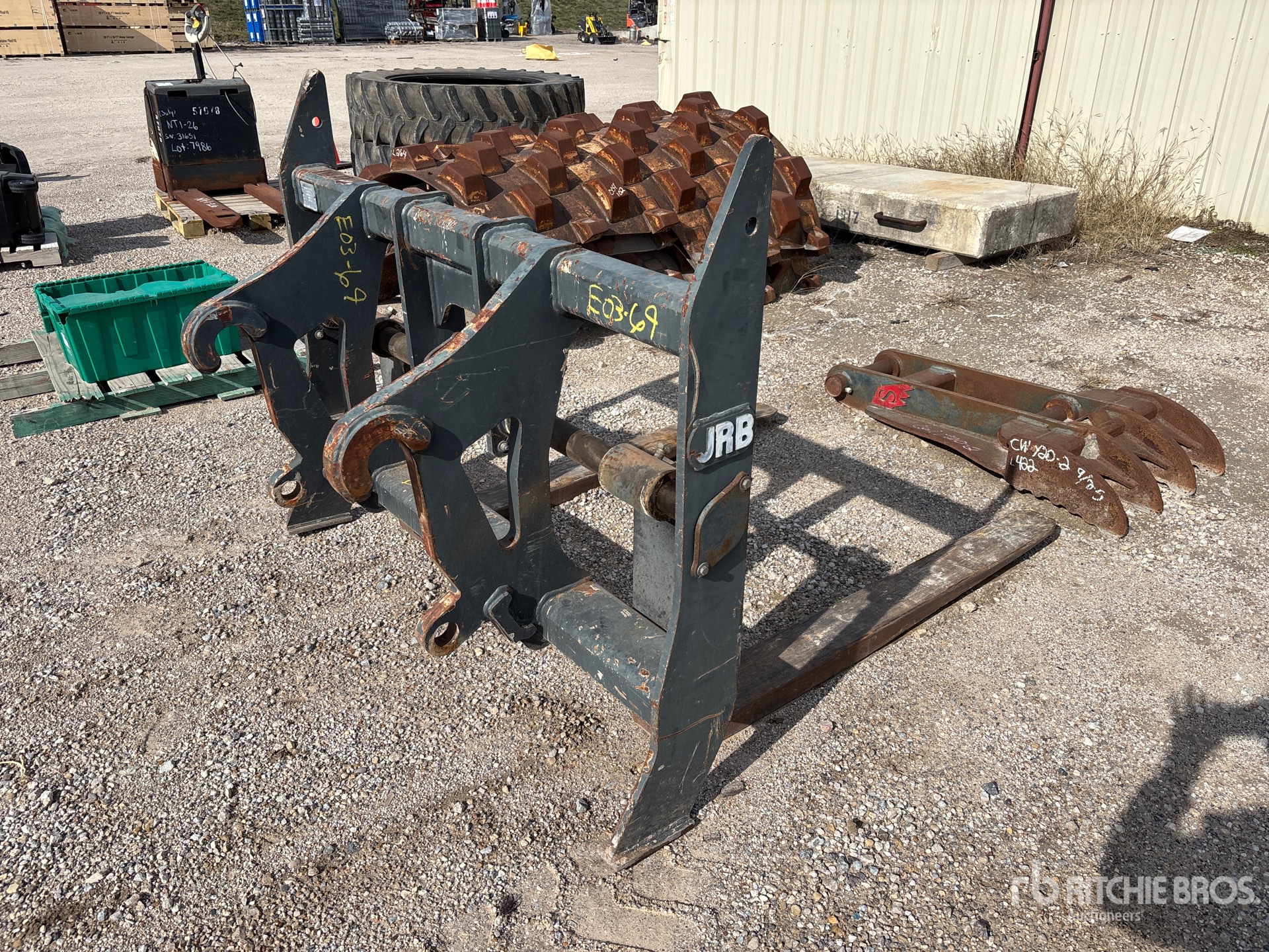 General Appearance with Picture, Right Rear Corner