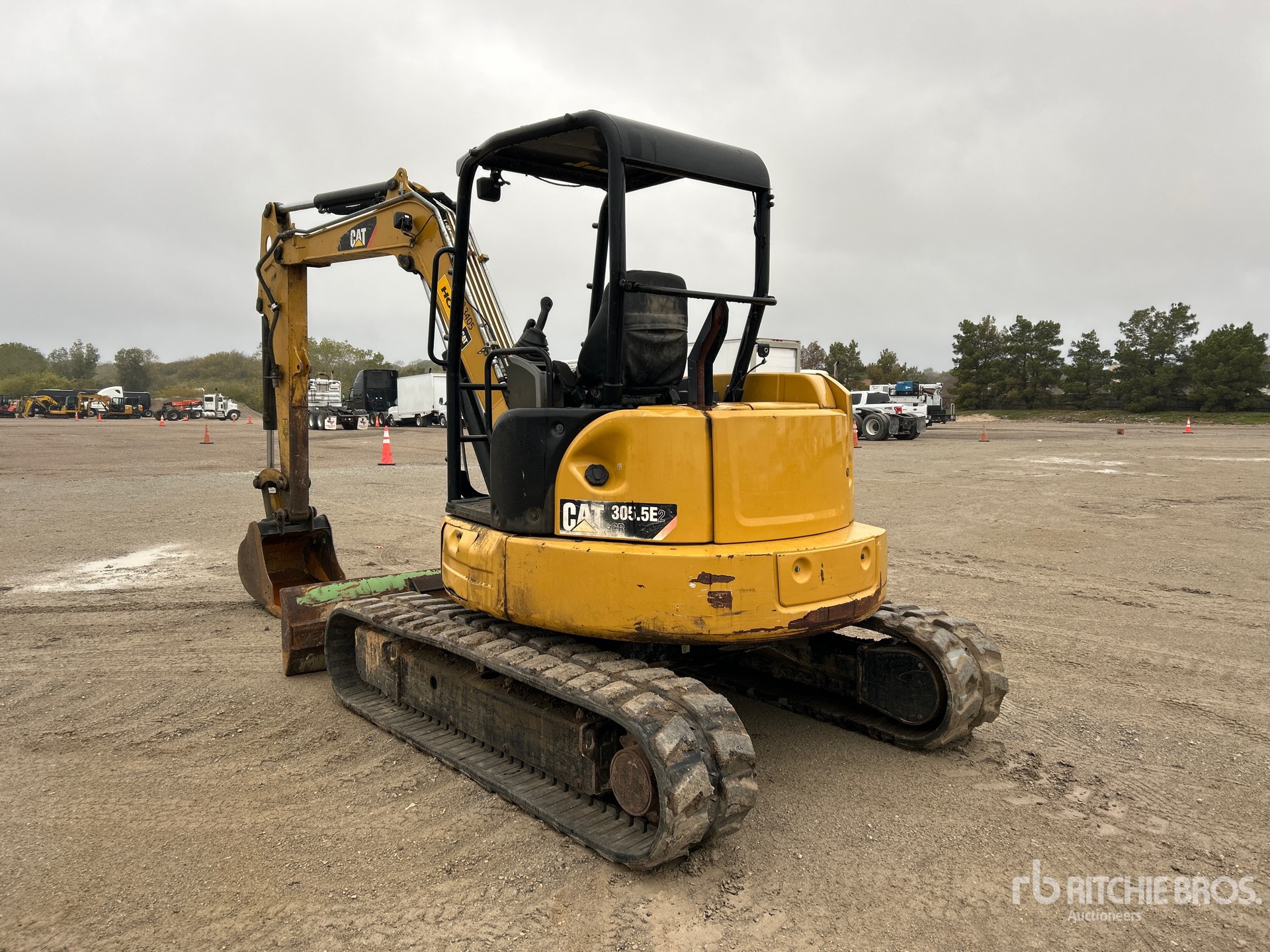 General Appearance with Picture, Left Rear Corner