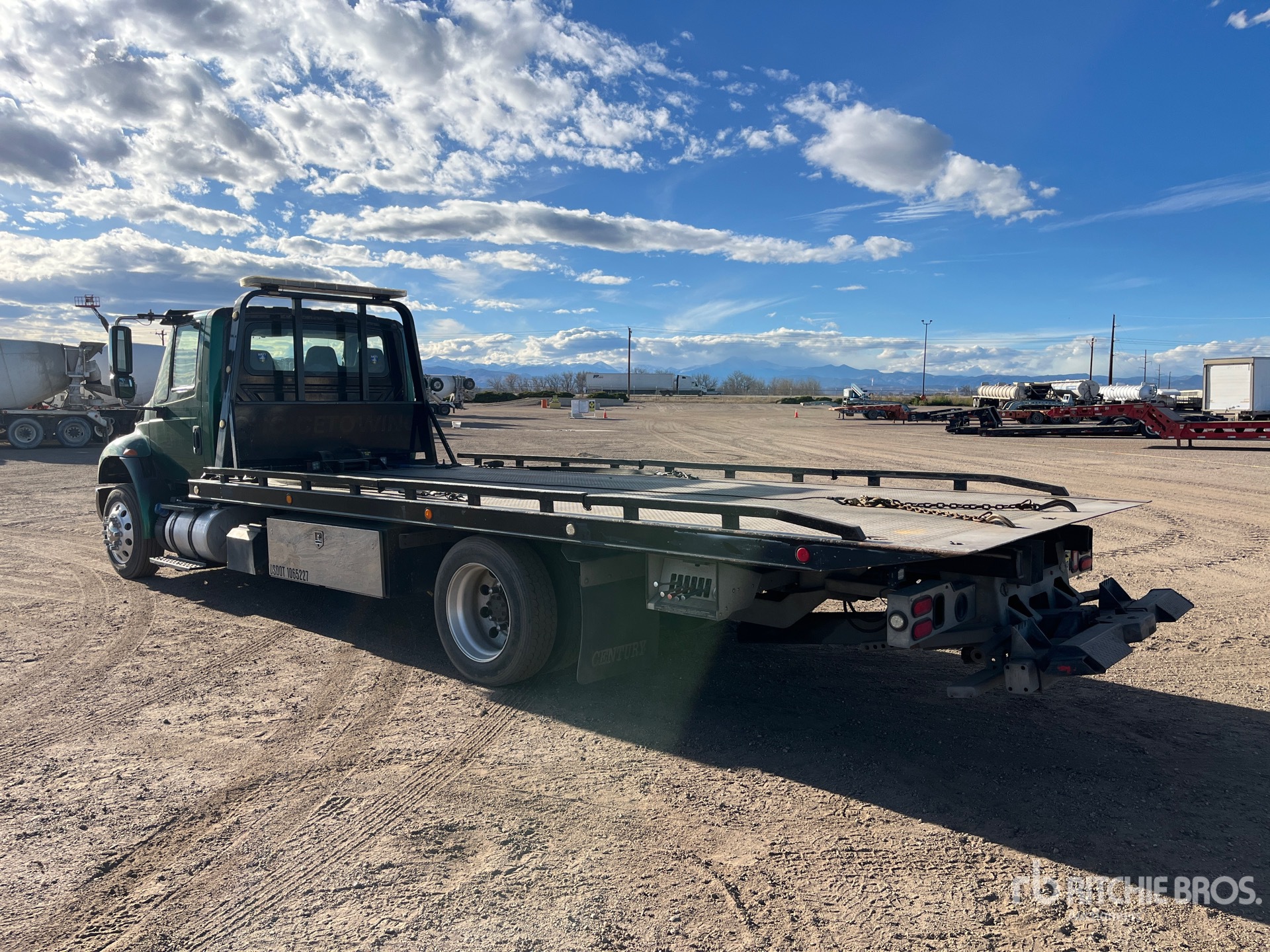 General Appearance with Foto, angolo posteriore sinistro