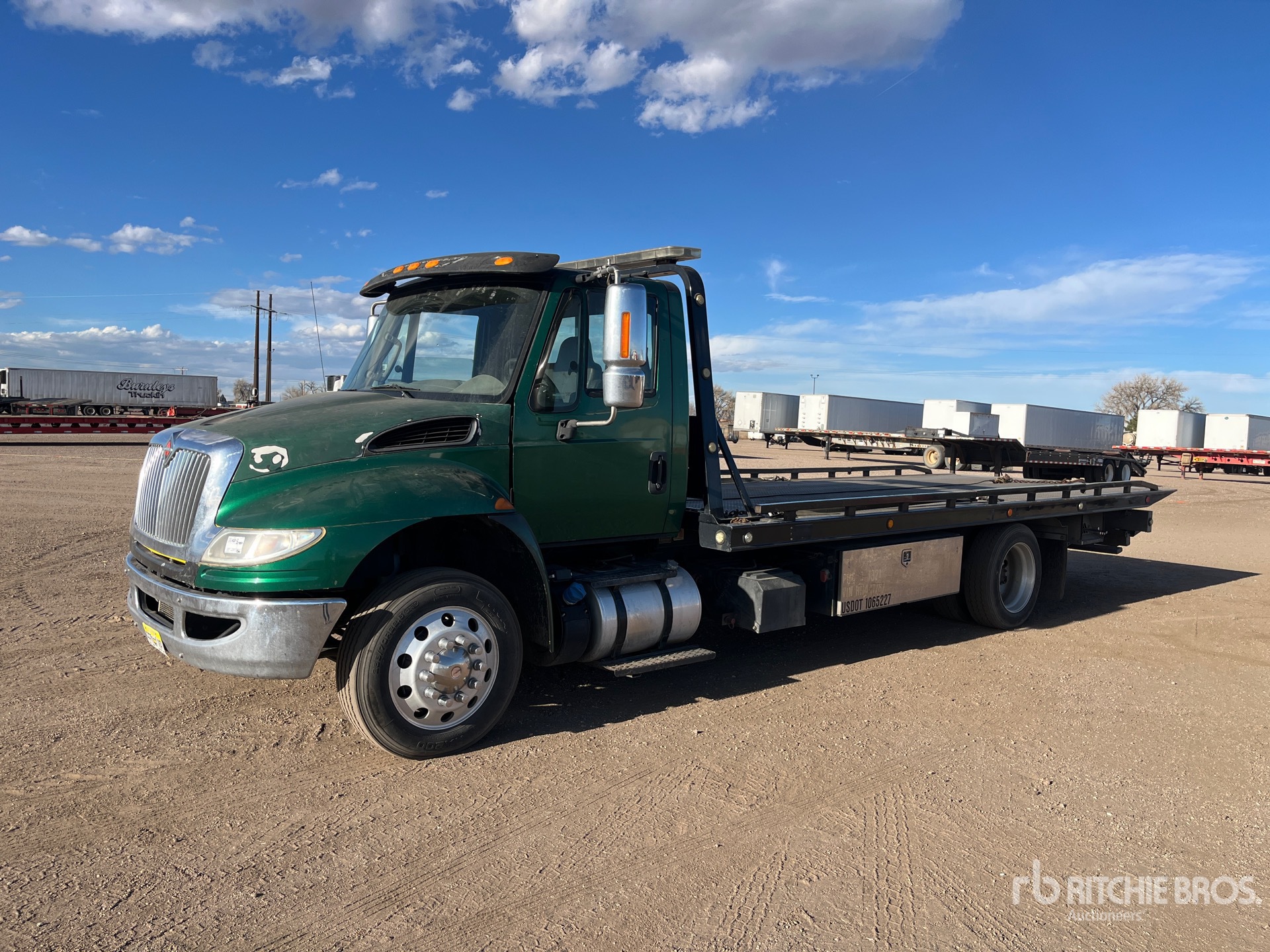 General Appearance with Foto, angolo anteriore sinistro