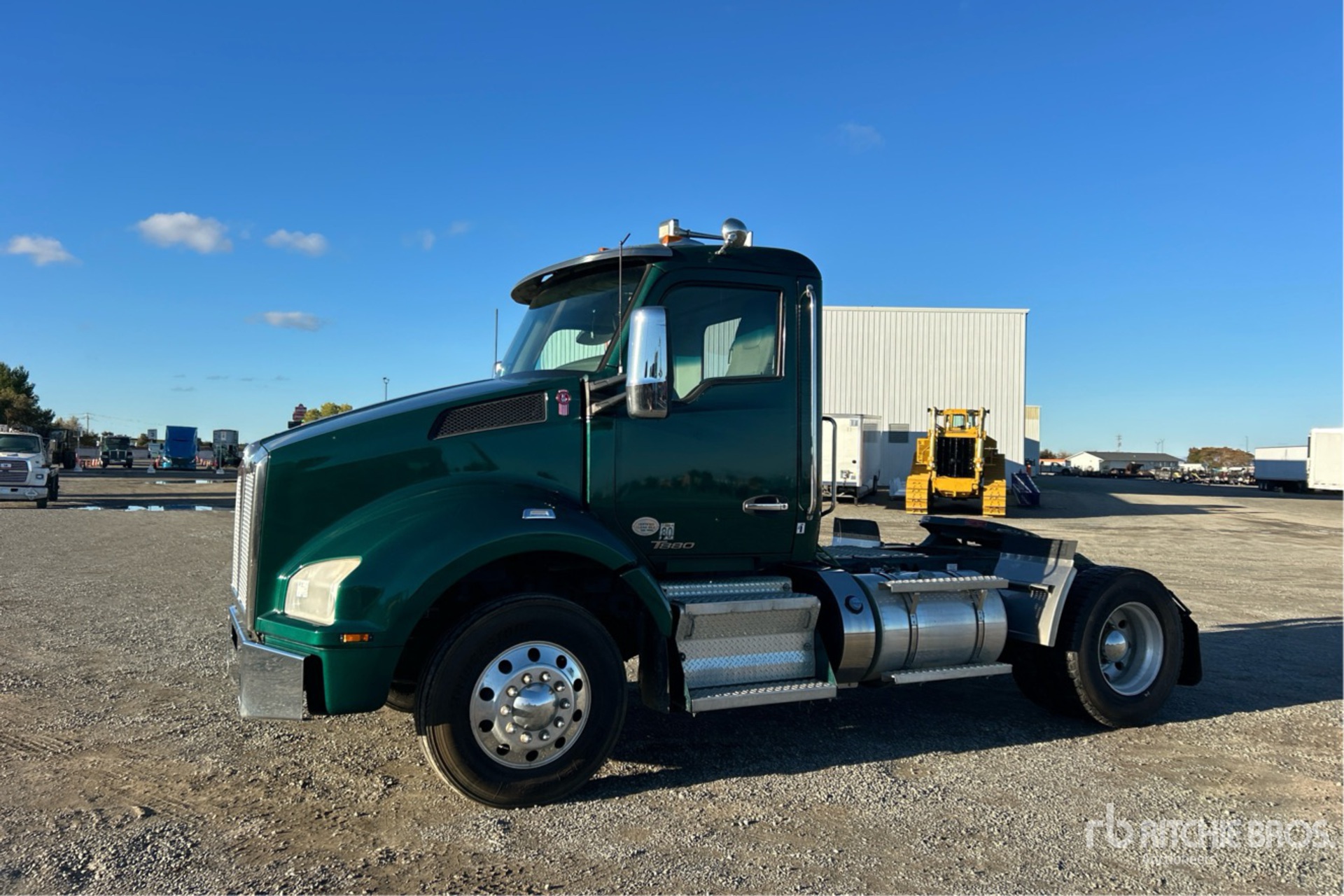 General Appearance with Bild, Ecke vorne links