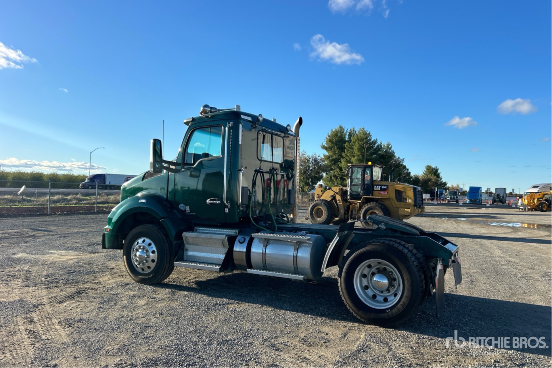 General Appearance with Bild, Ecke hinten links