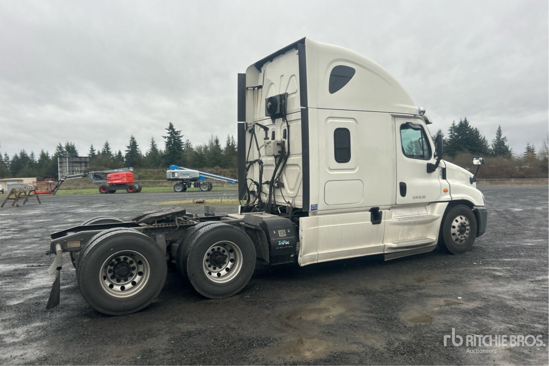 General Appearance with Picture, Right Rear Corner