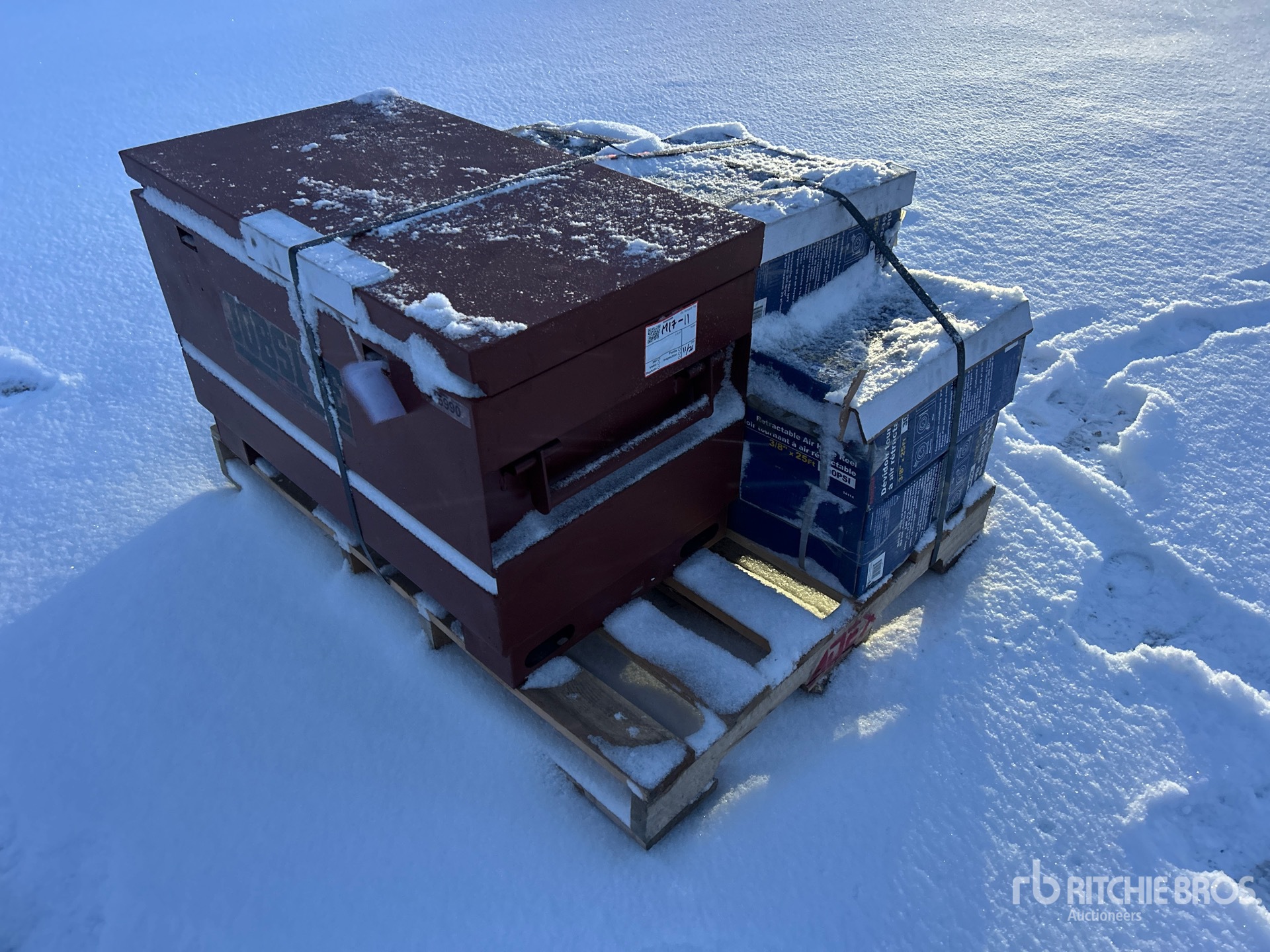 General Appearance with Bild, Ecke hinten links