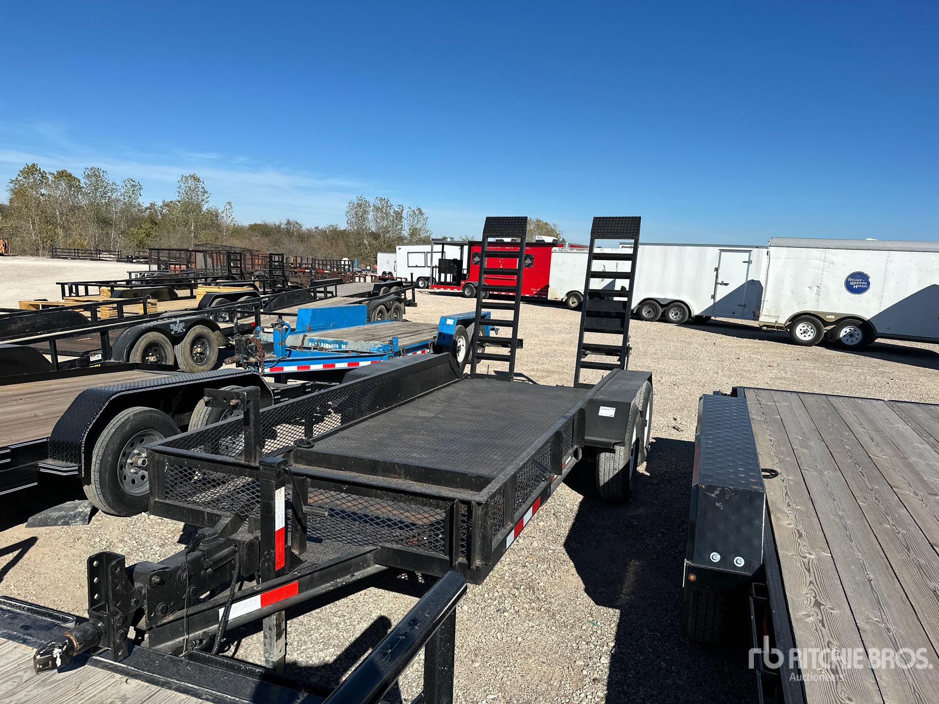 General Appearance with Featured Photo