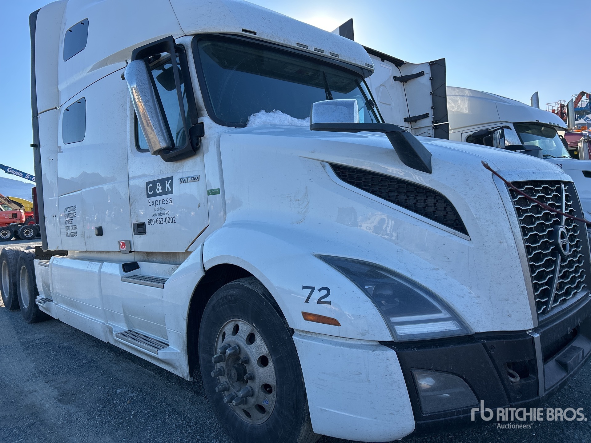 General Appearance with Picture, Right Front Corner