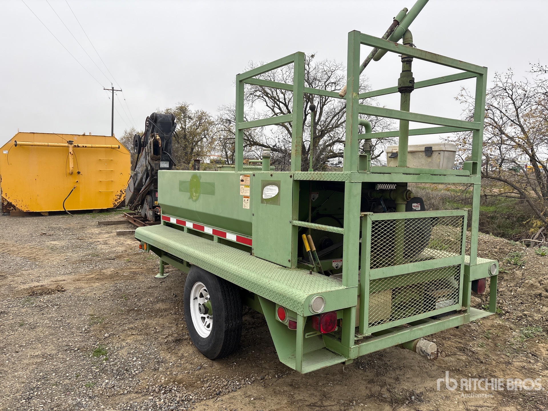 General Appearance with Foto, angolo posteriore sinistro