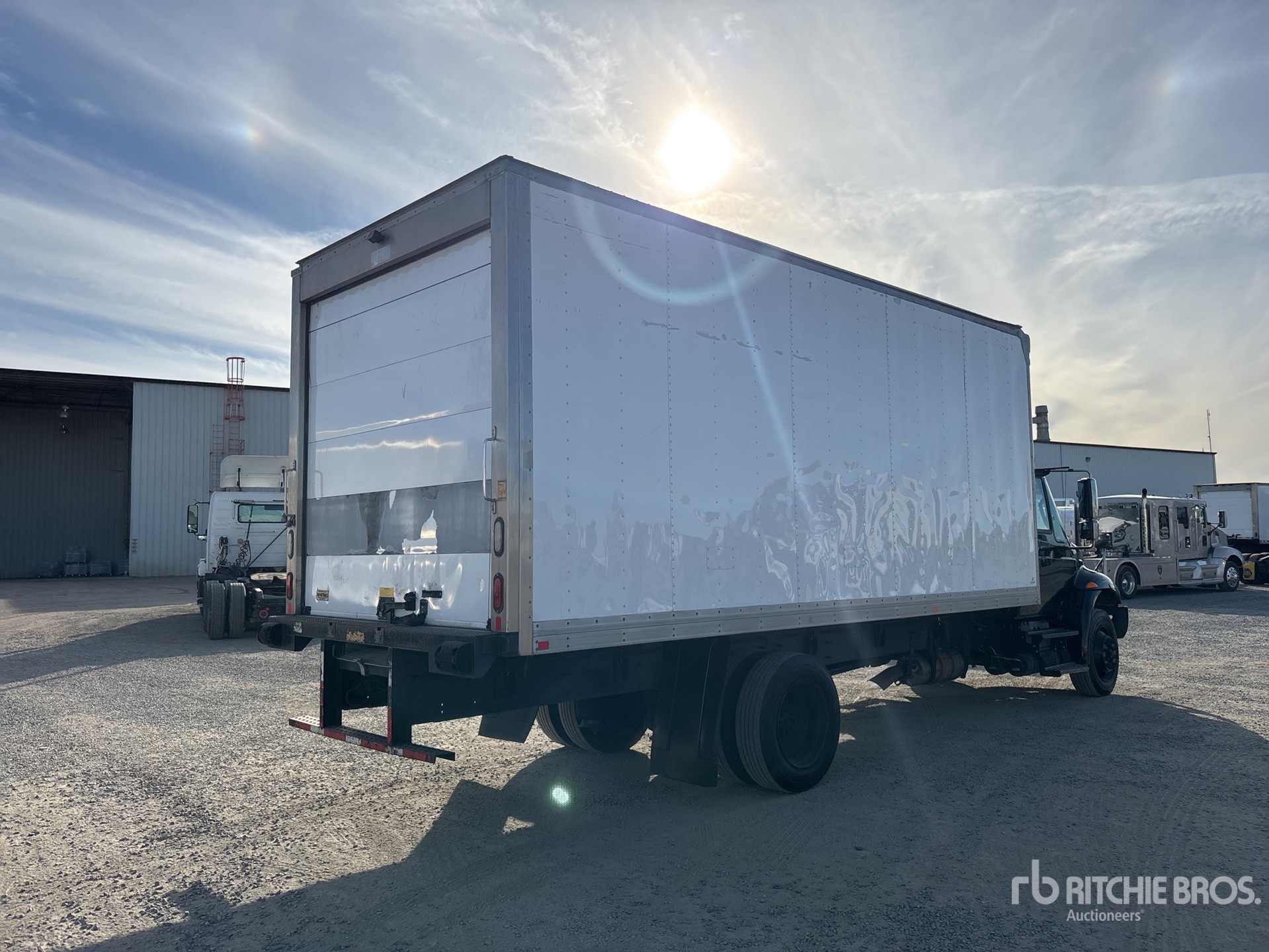 General Appearance with Bild, Ecke hinten rechts