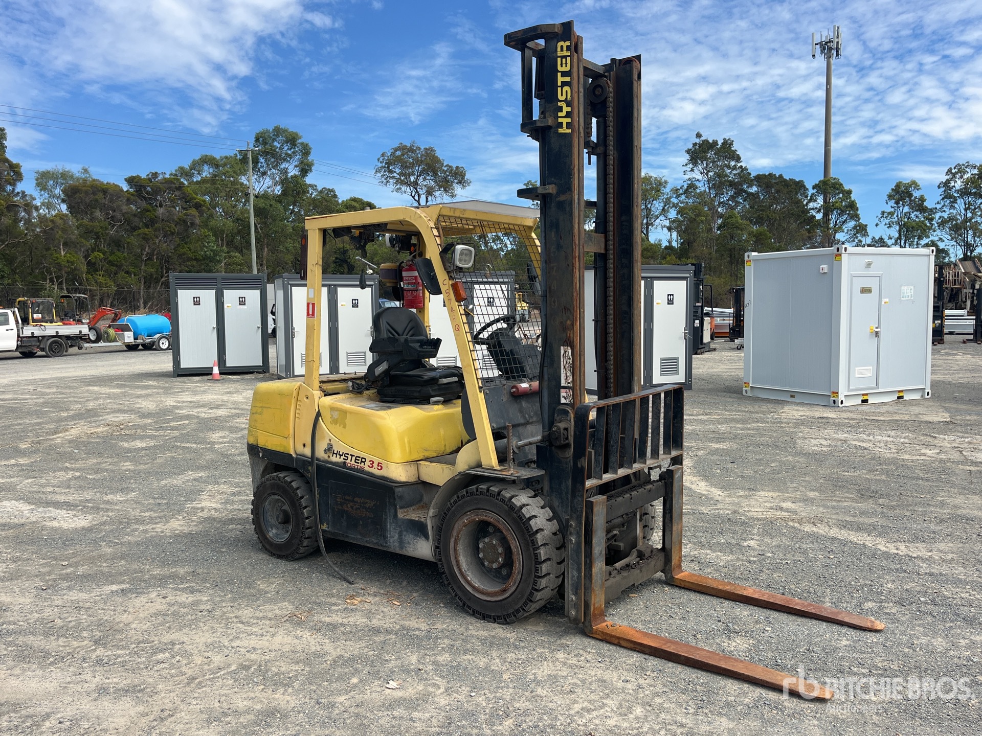 General Appearance with Picture, Right Front Corner