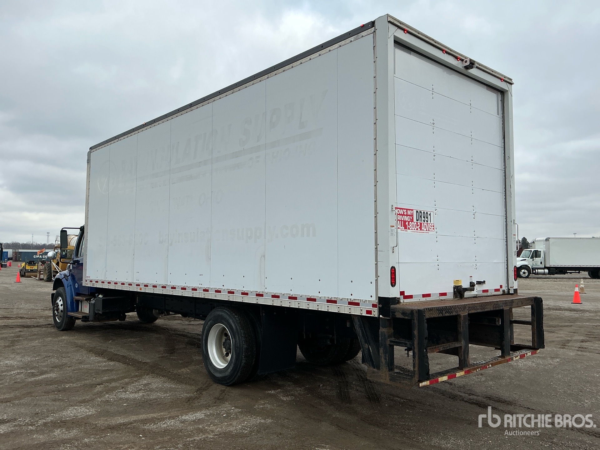 Aspect général with Image, coin arrière gauche