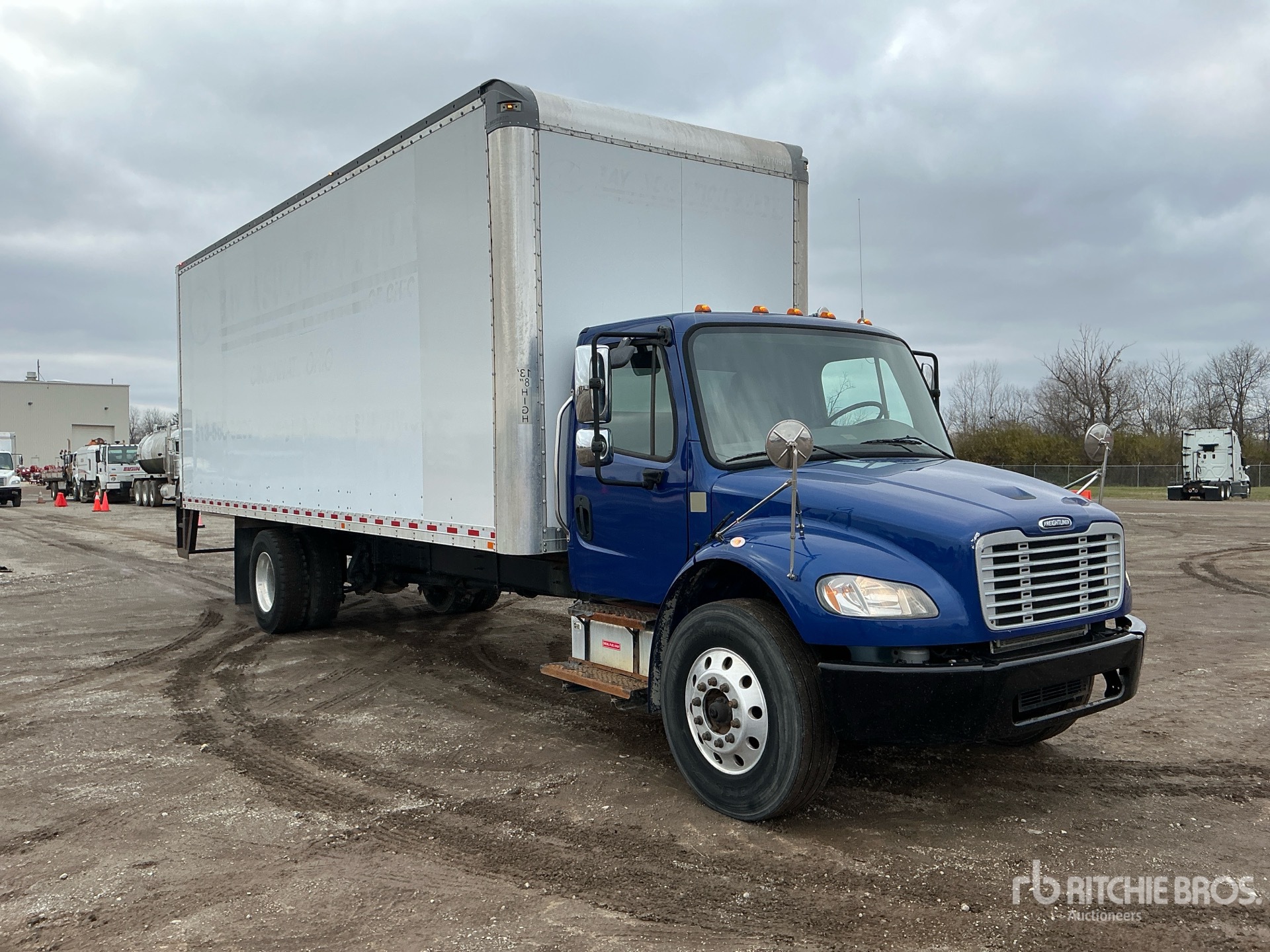 Aspect général with Image, coin avant droit