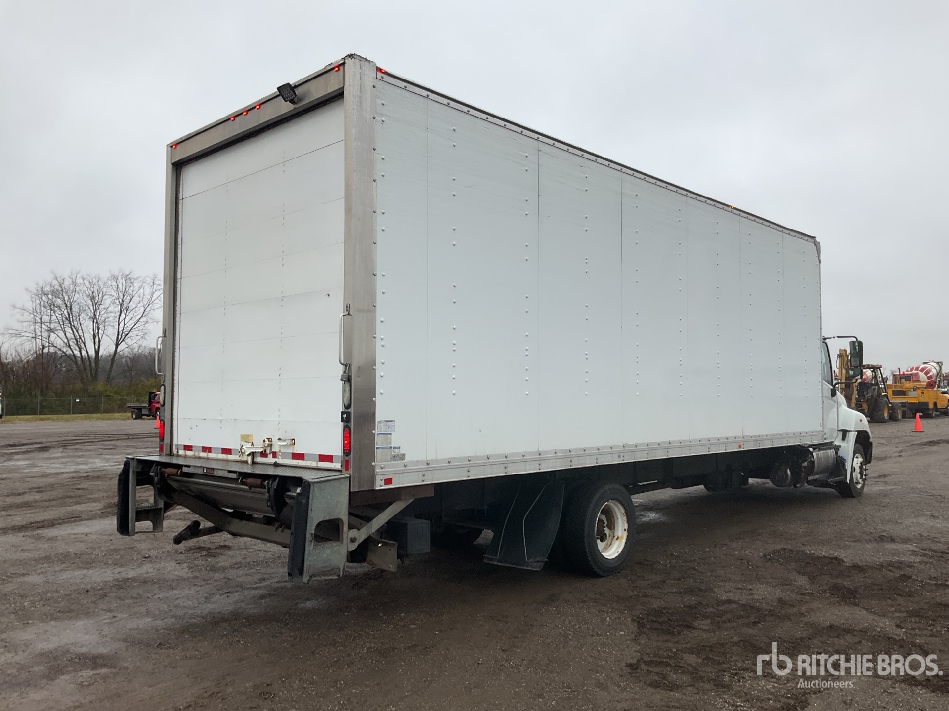 General Appearance with Bild, Ecke hinten rechts