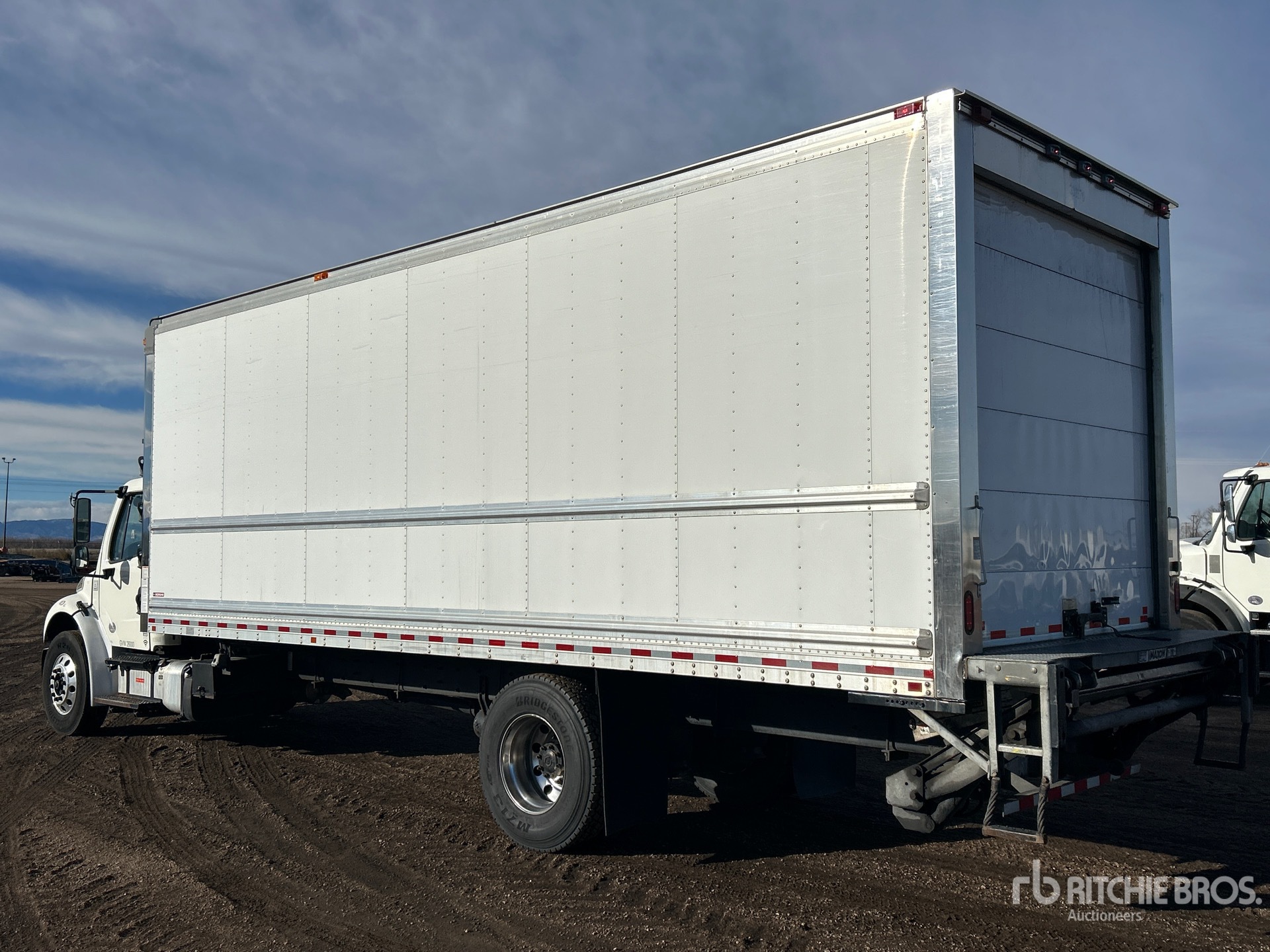 General Appearance with Bild, Ecke hinten links