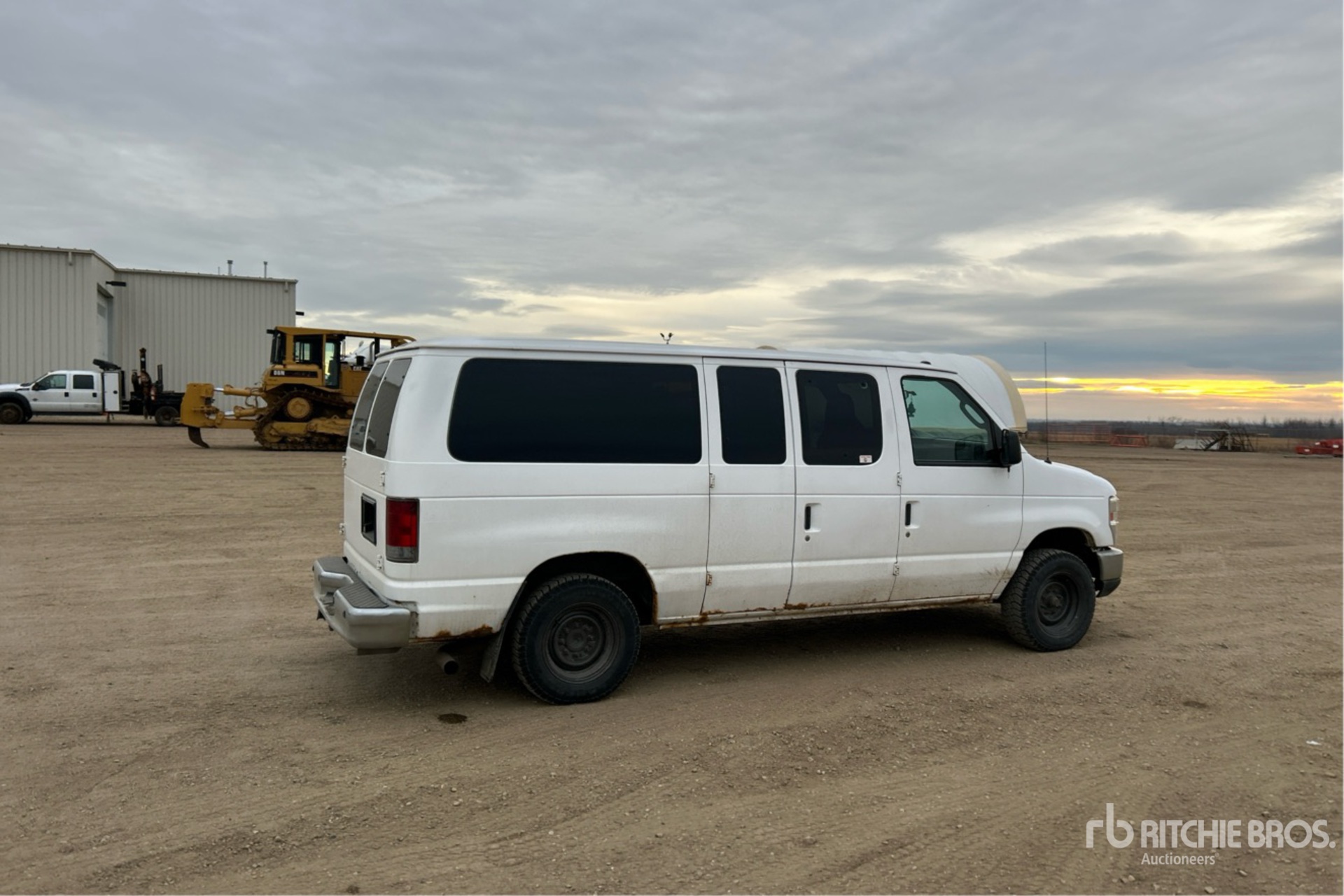 Aspect général with Image, coin arrière droit
