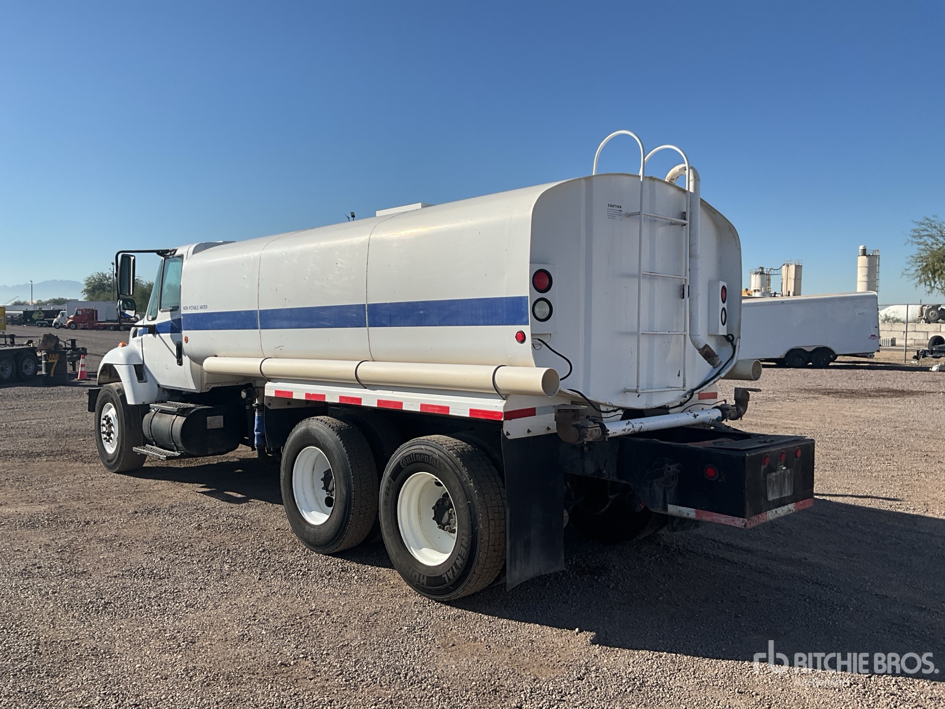 General Appearance with Bild, Ecke hinten links