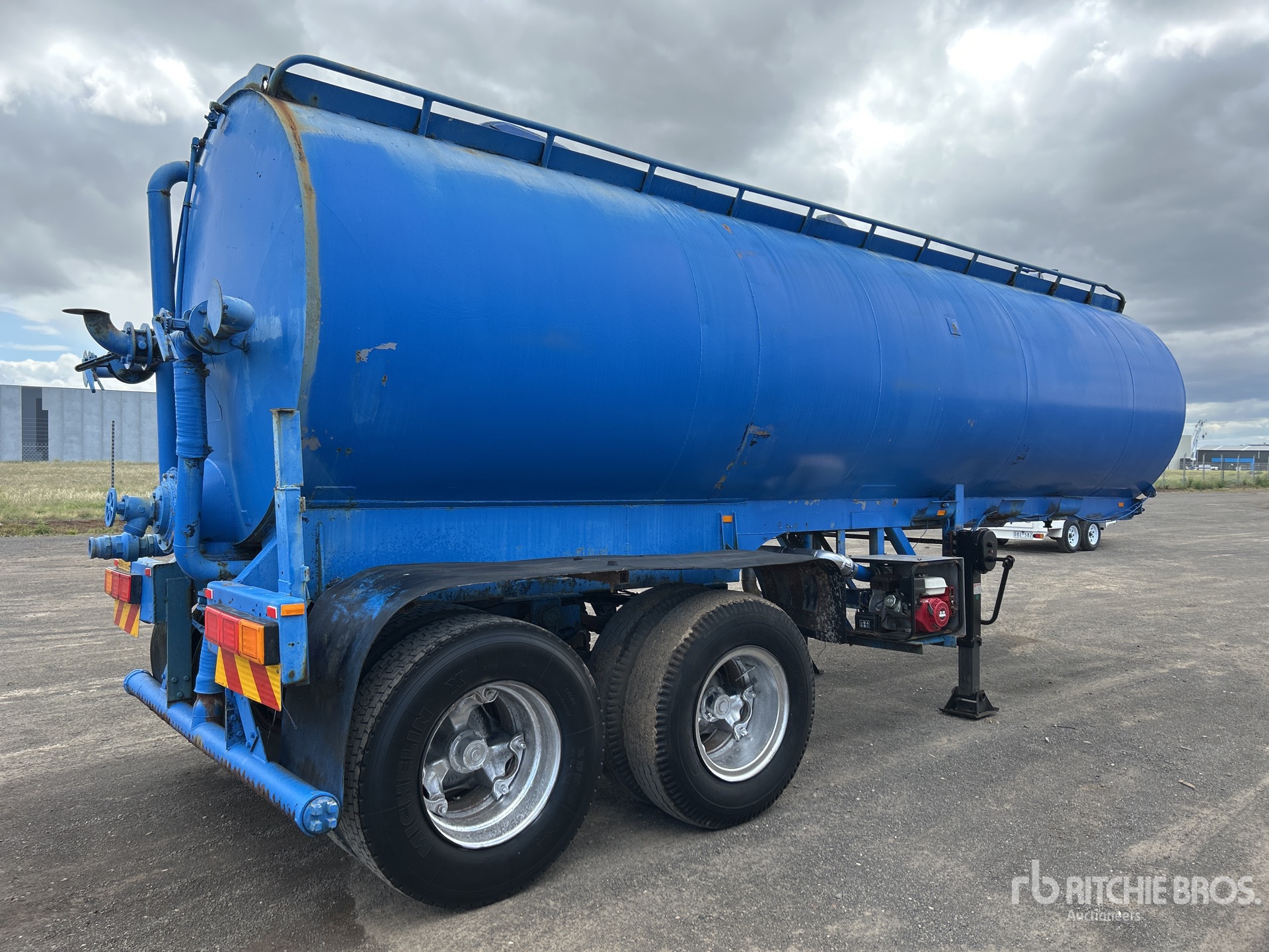 General Appearance with Picture, Left Rear Corner