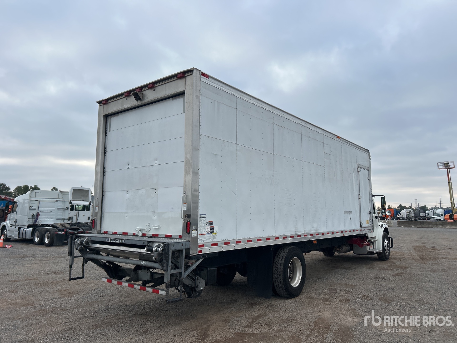 General Appearance with Bild, Ecke hinten rechts