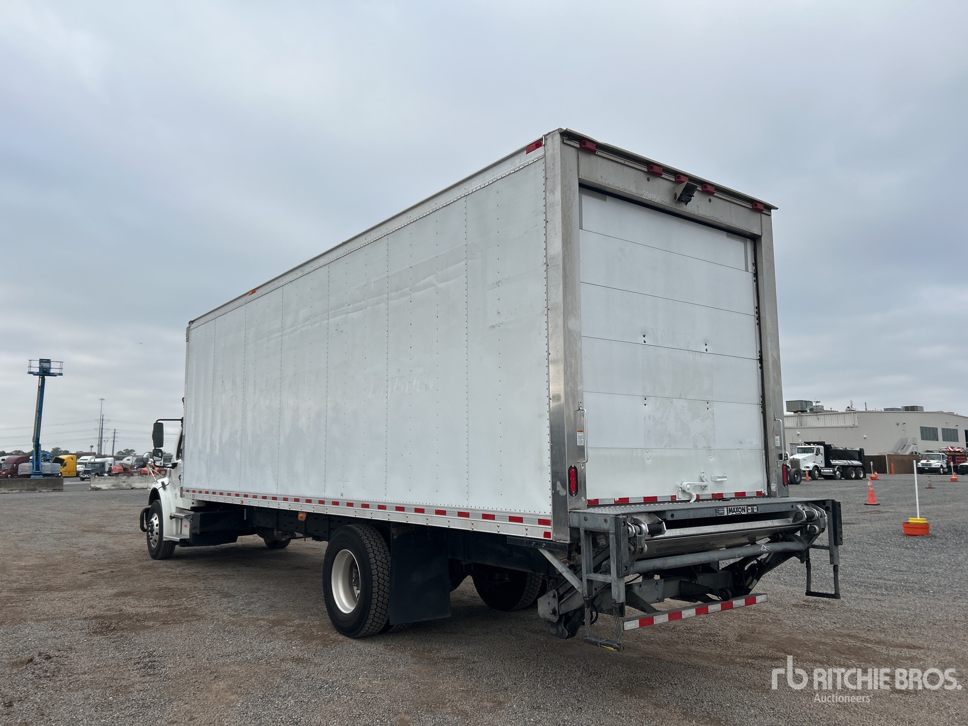 General Appearance with Bild, Ecke hinten links