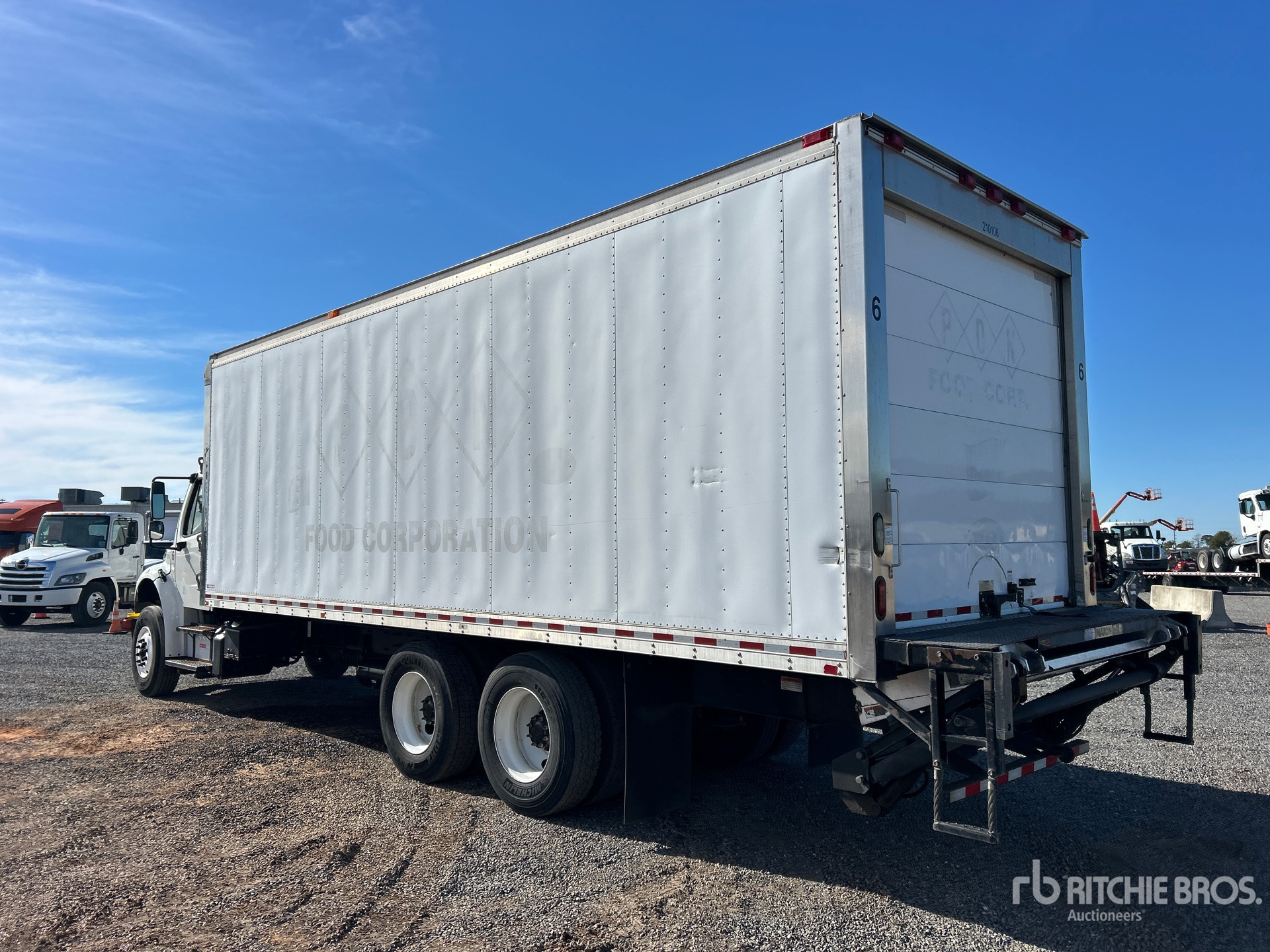 General Appearance with Bild, Ecke hinten links