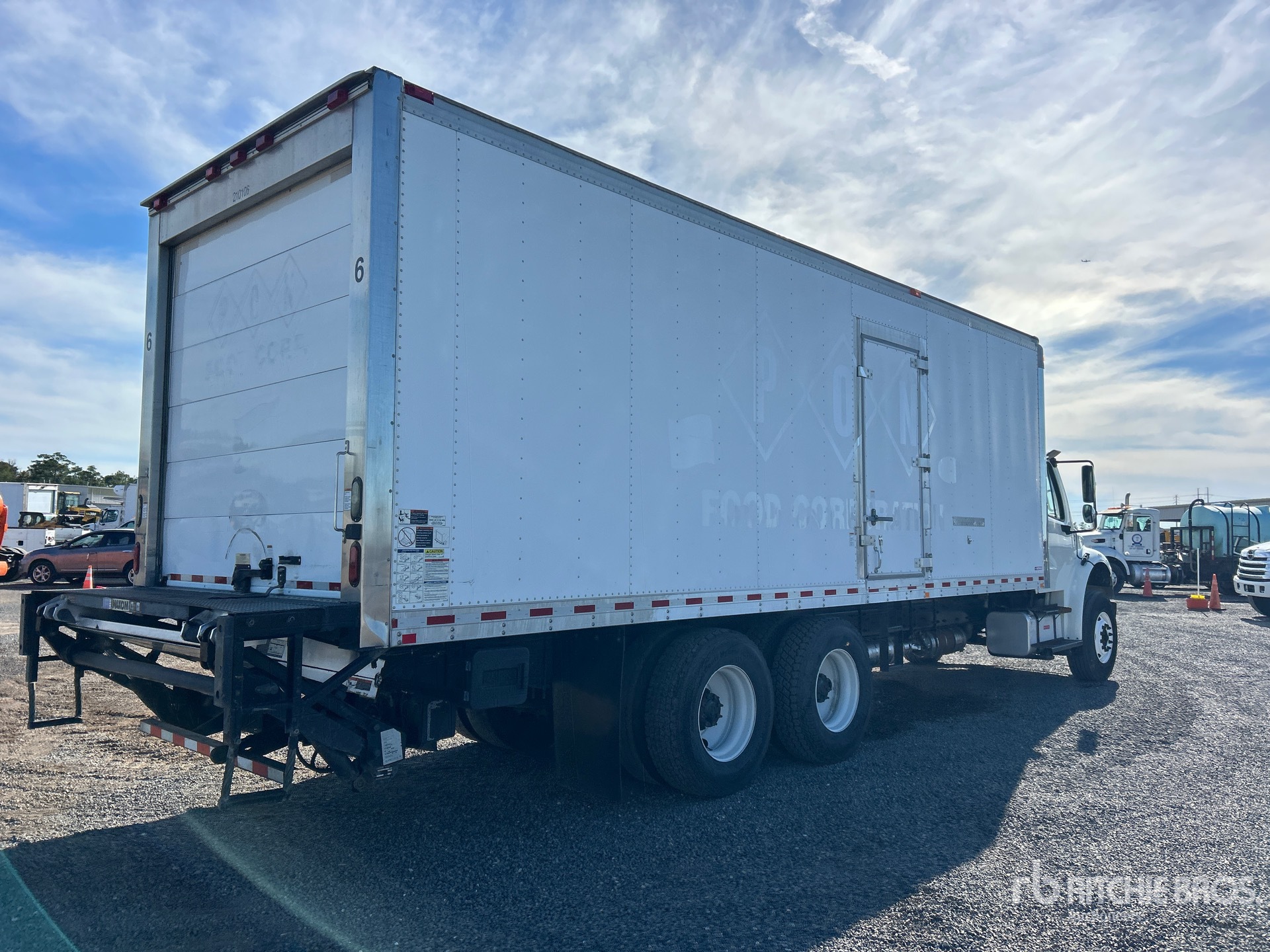 General Appearance with Bild, Ecke hinten rechts