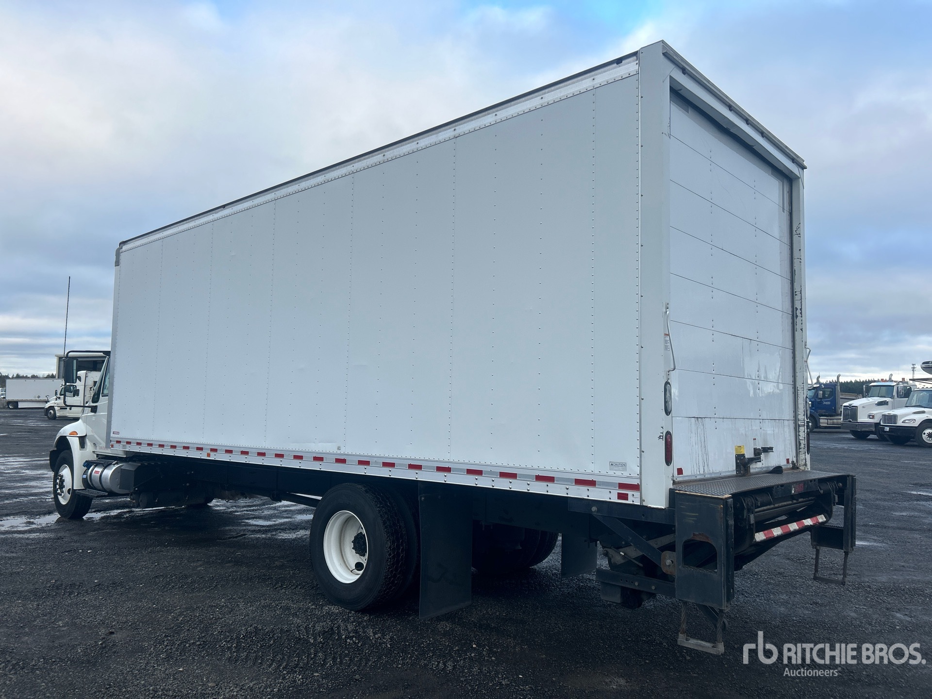 Aspect général with Image, coin arrière gauche