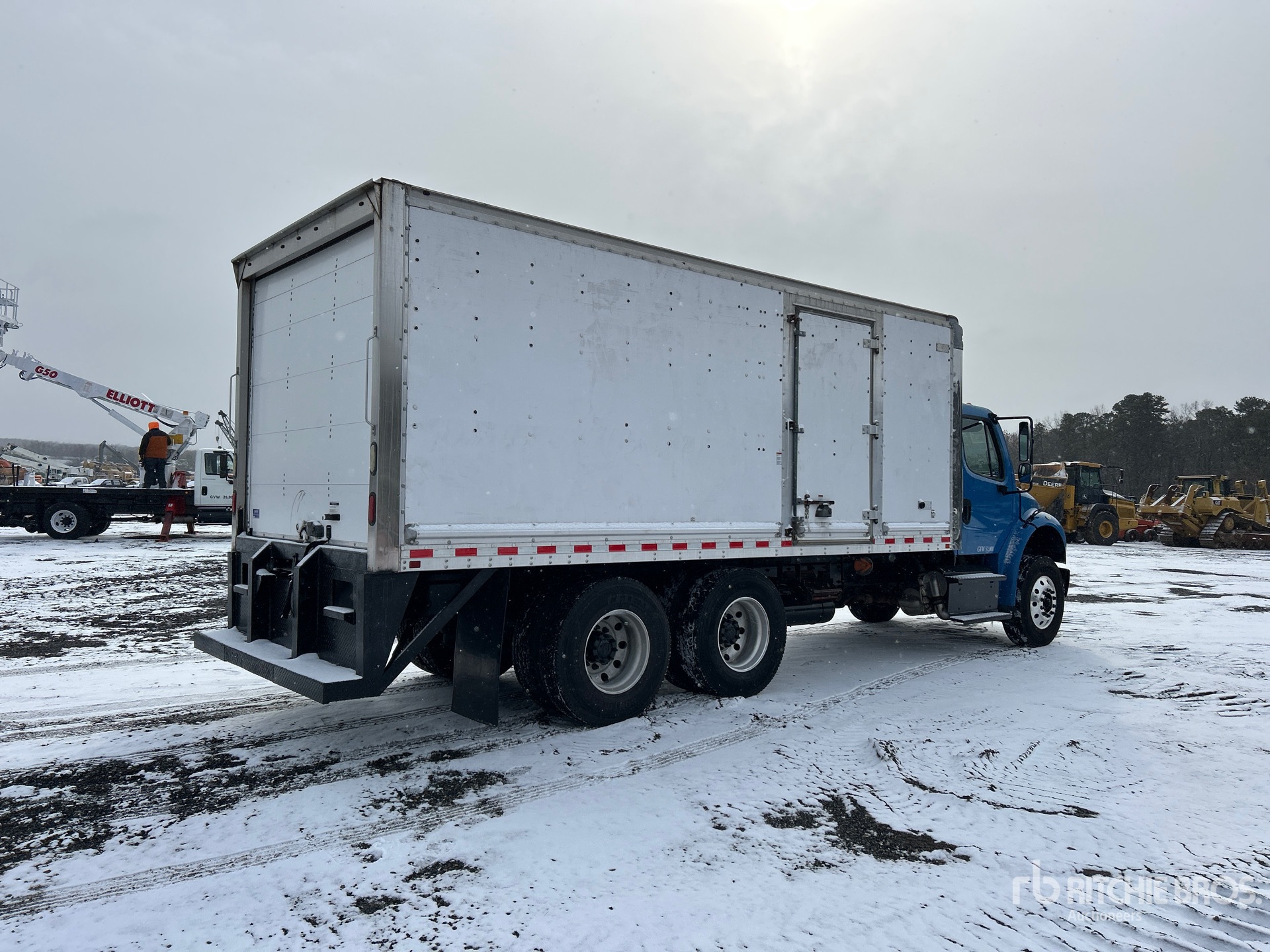 General Appearance with Imagen: esquina trasera derecha