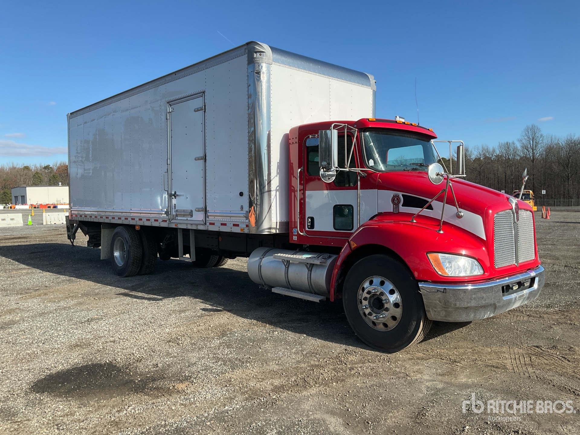 Aspect général with Image, coin avant droit