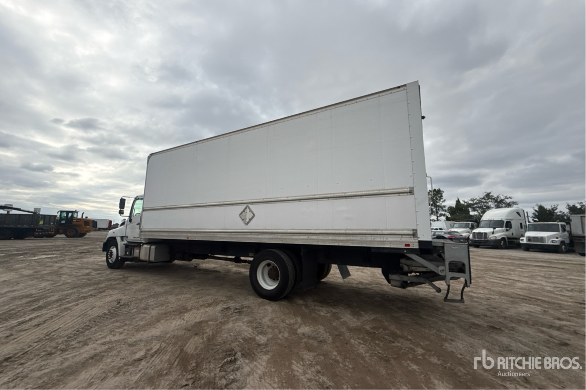 General Appearance with Bild, Ecke hinten links