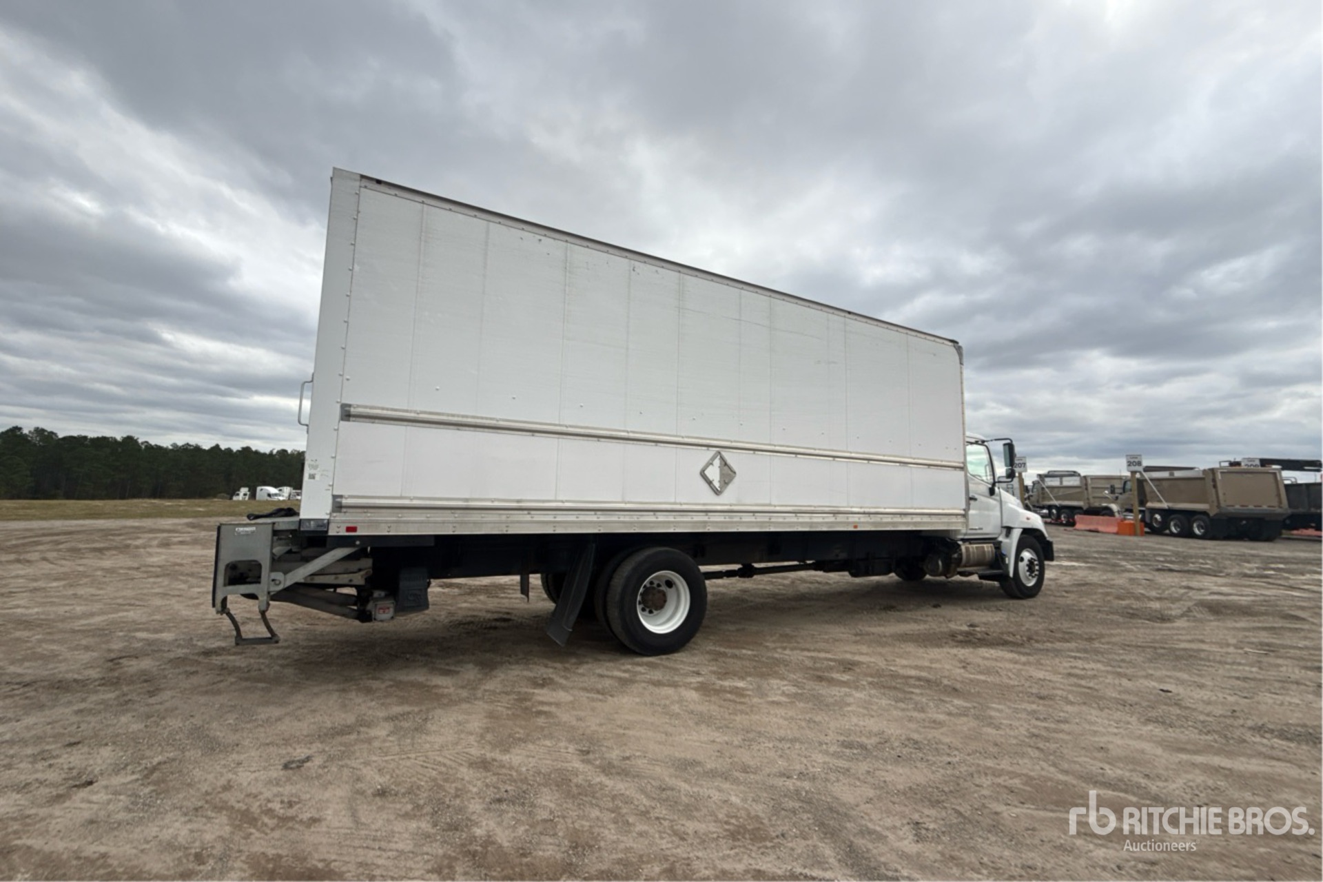 General Appearance with Bild, Ecke hinten rechts