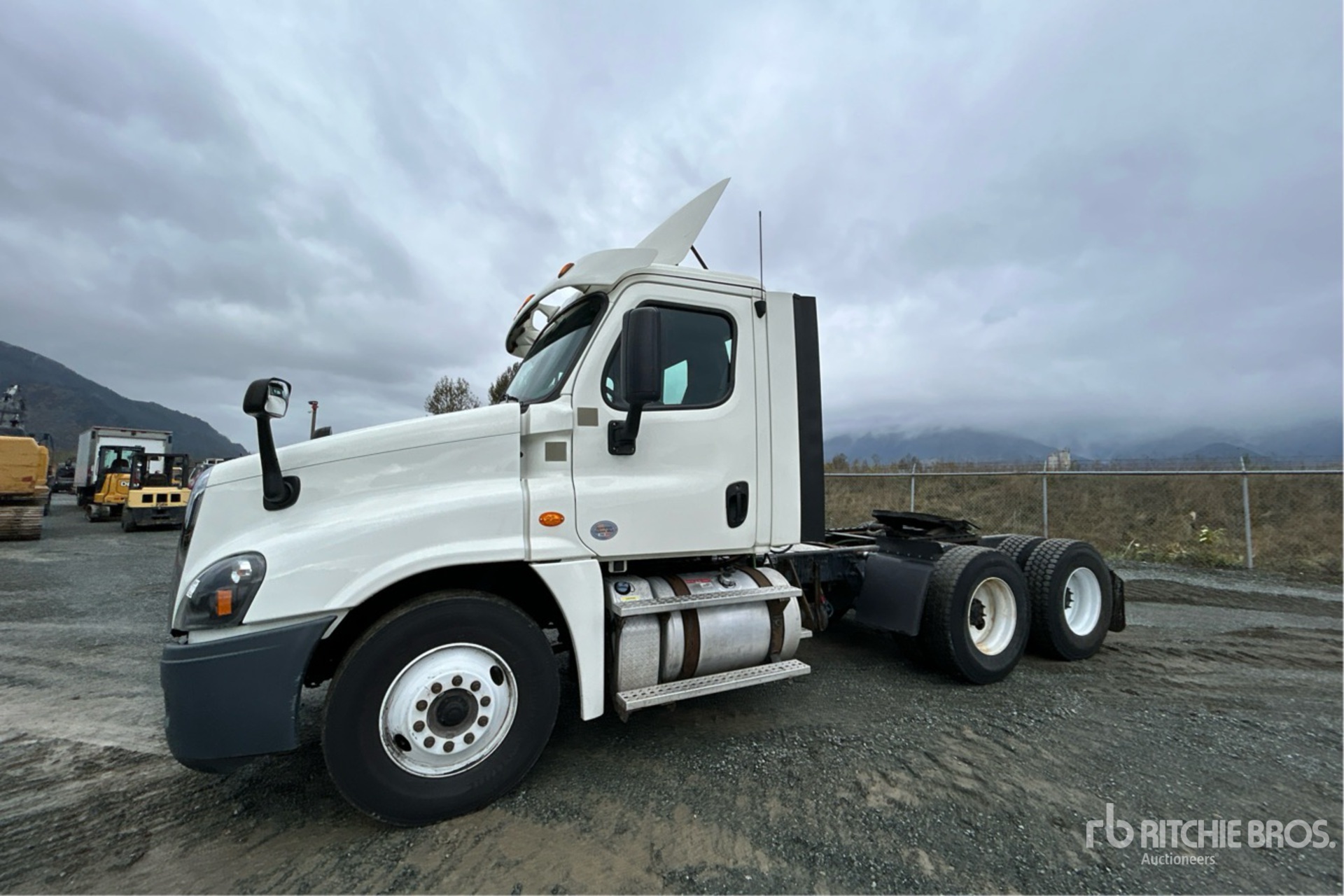 General Appearance with Picture, Left Front Corner