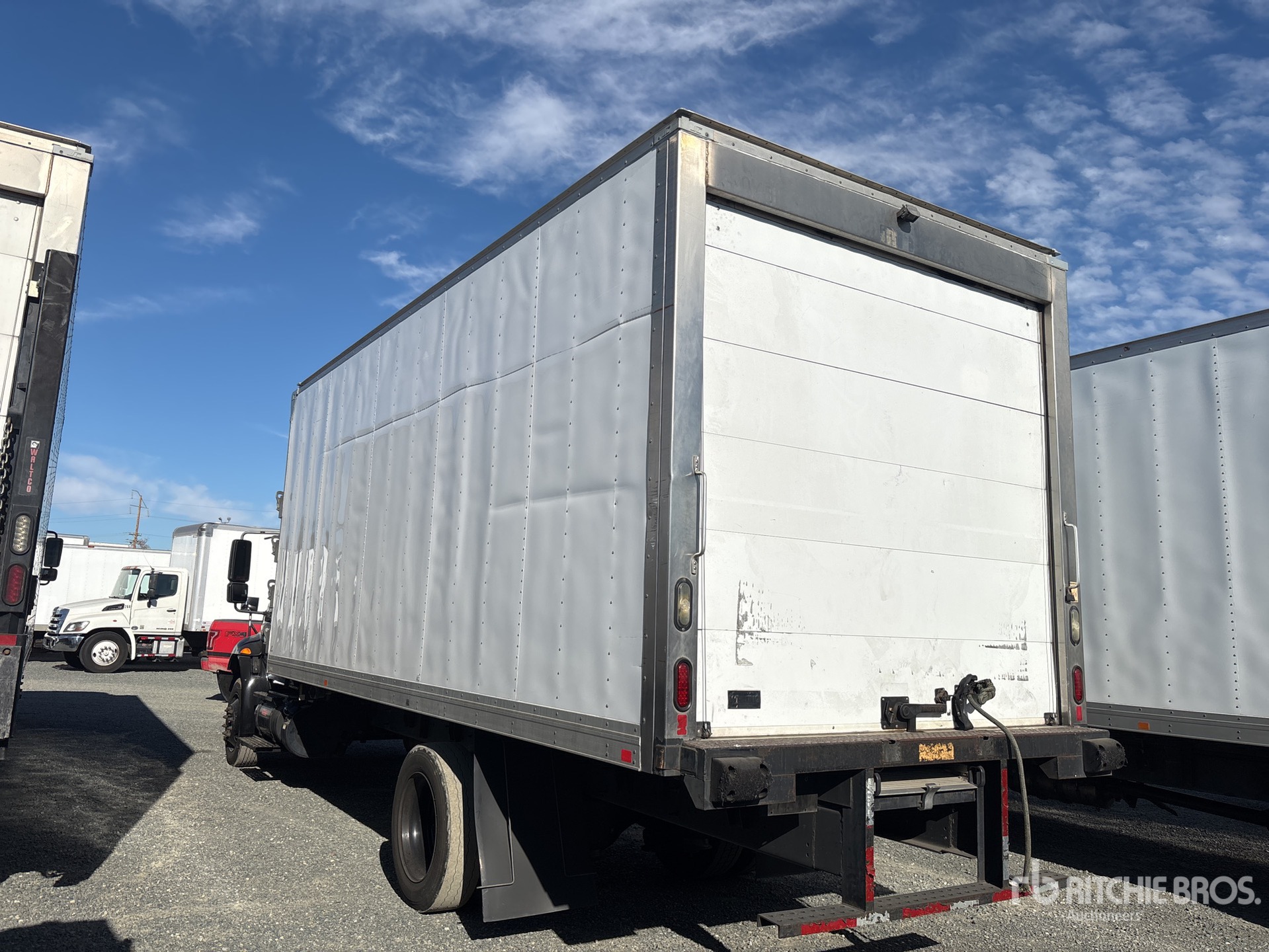 Aspect général with Image, coin arrière gauche