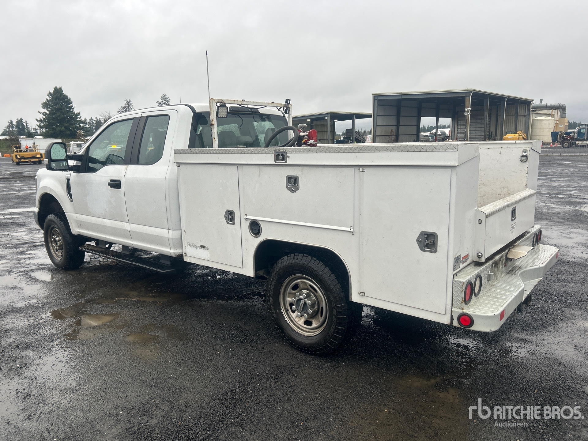 General Appearance with Picture, Left Rear Corner