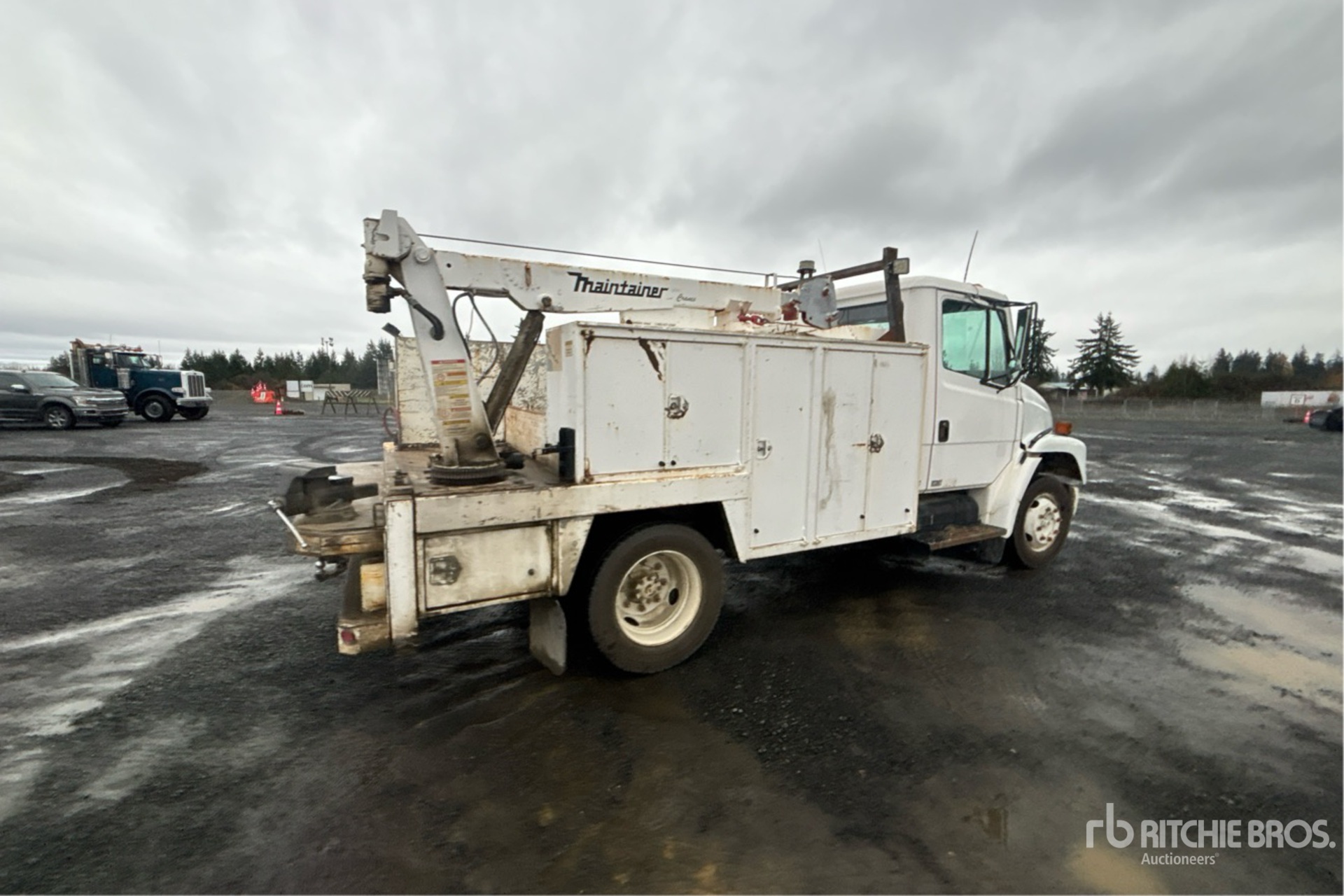 General Appearance with Picture, Right Rear Corner