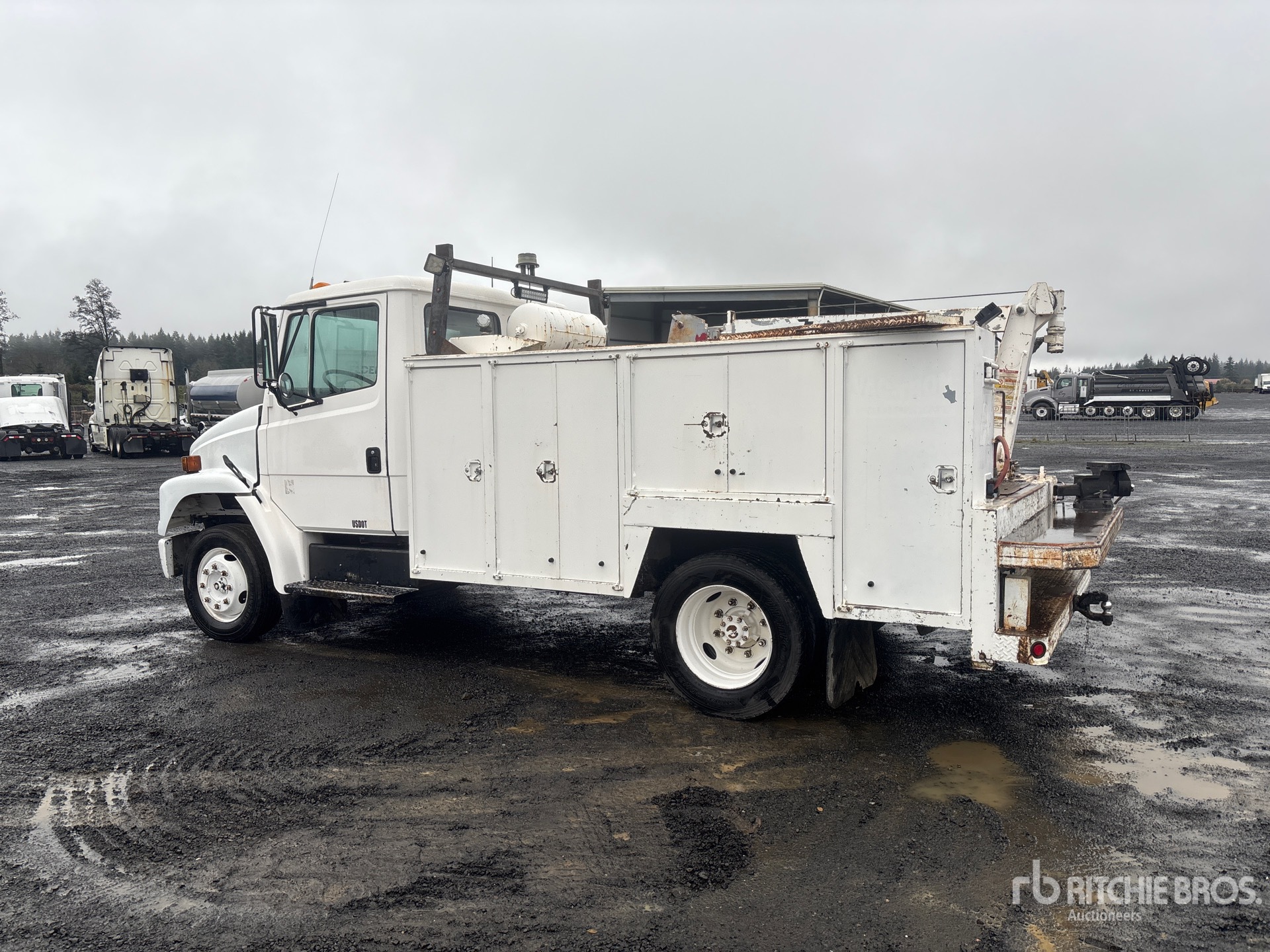 General Appearance with Picture, Left Rear Corner