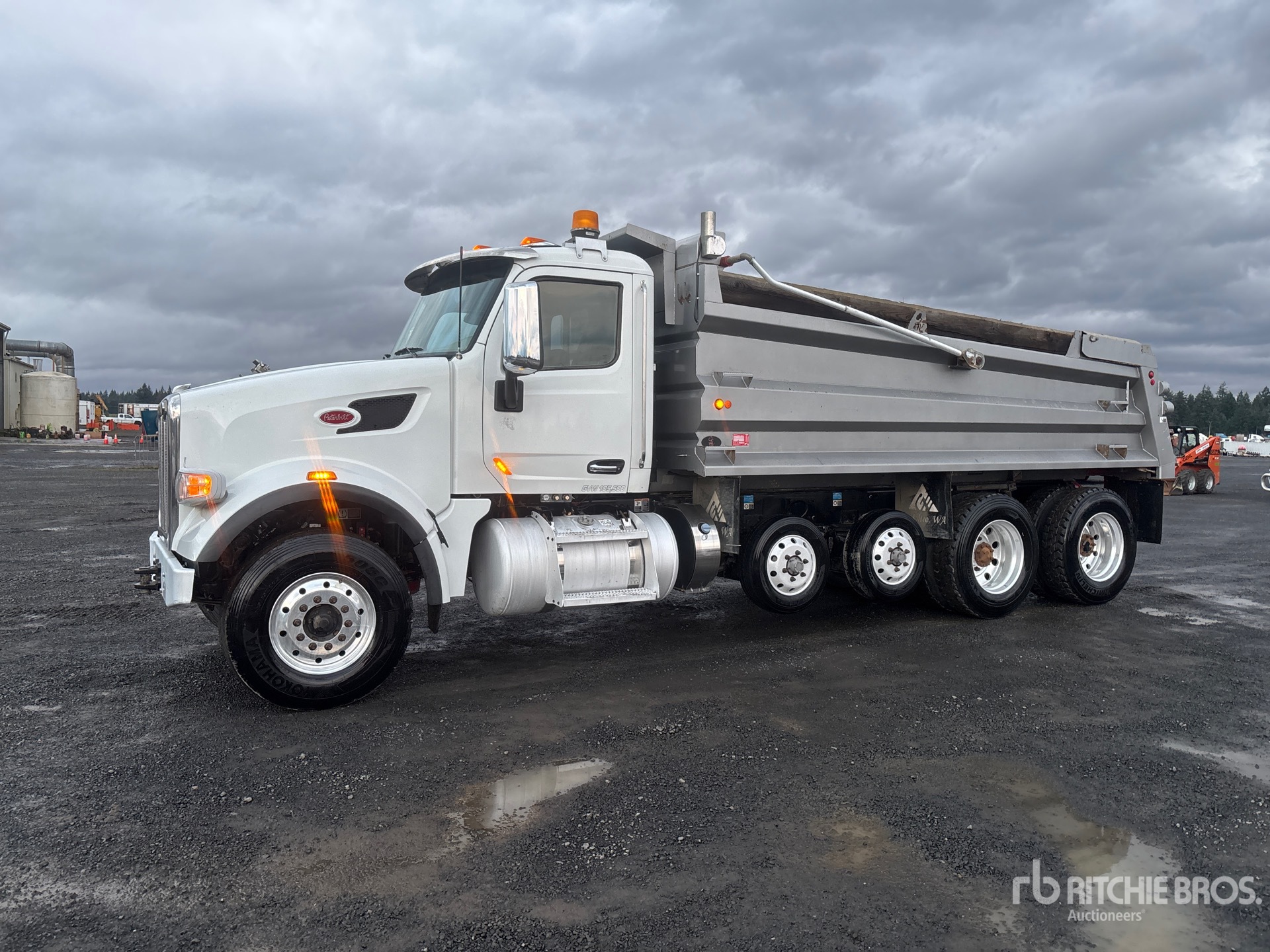 General Appearance with Featured Photo