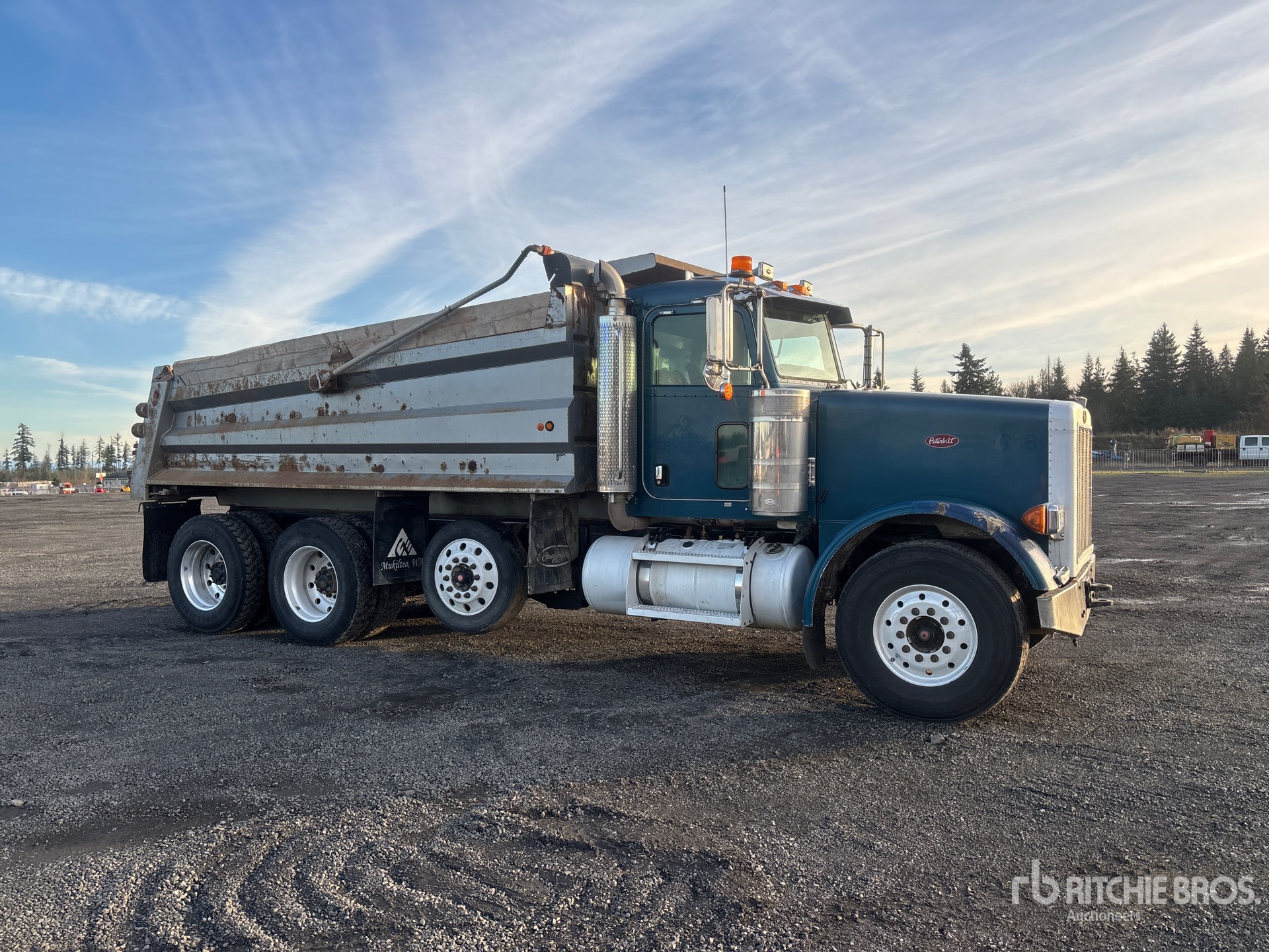 Aspect général with Image, coin avant droit