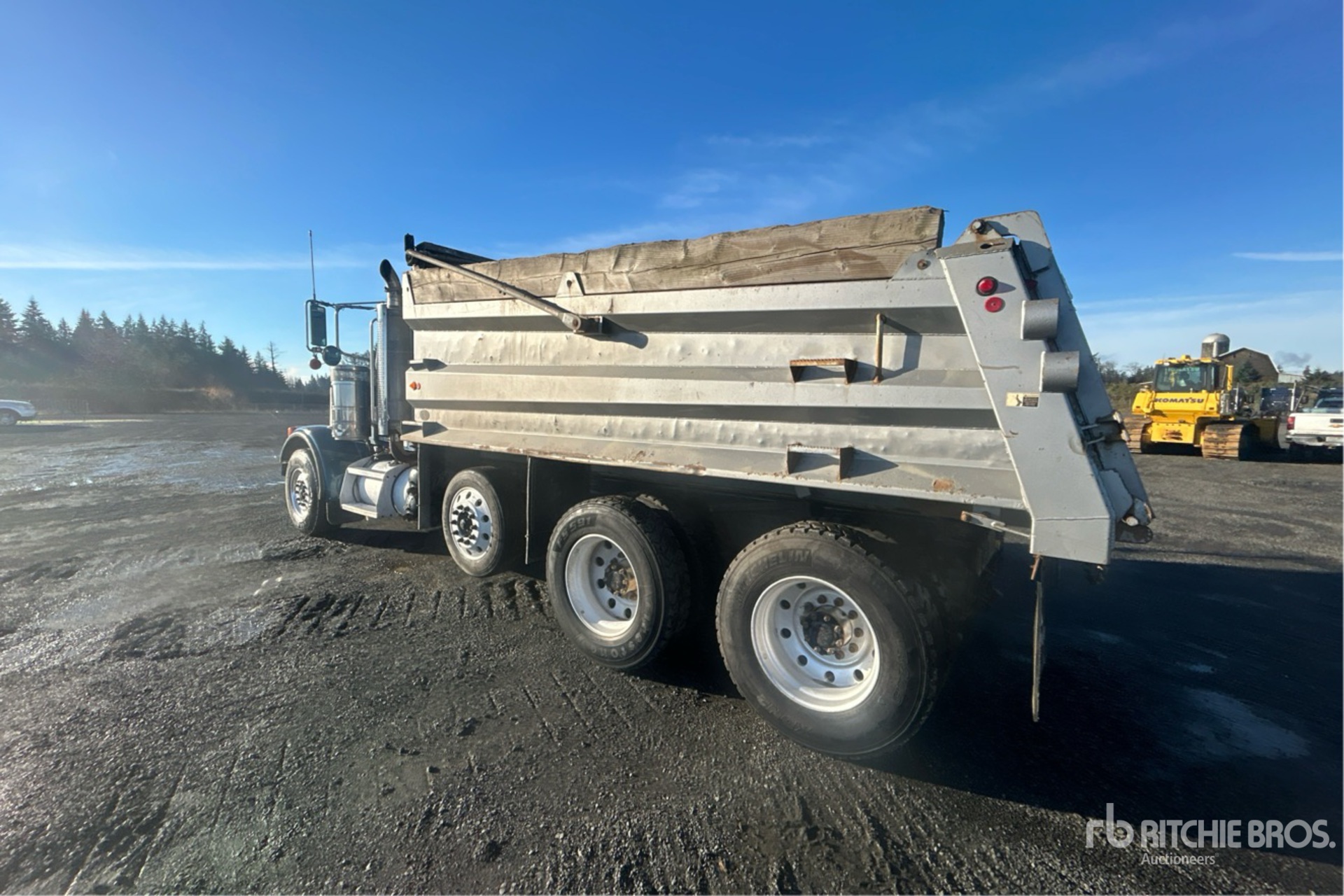 Aspect général with Image, coin arrière gauche